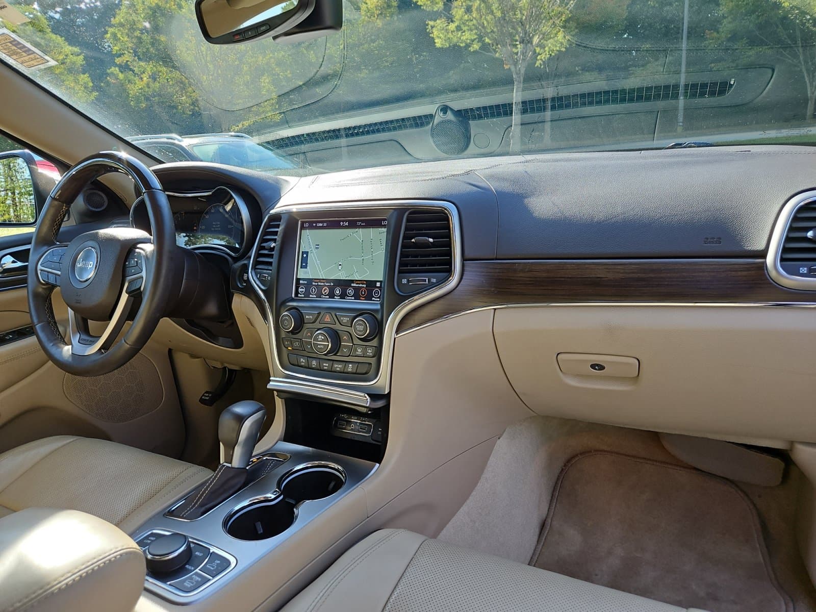 Pre-Owned 2018 Jeep Grand Cherokee Overland - photo - 15