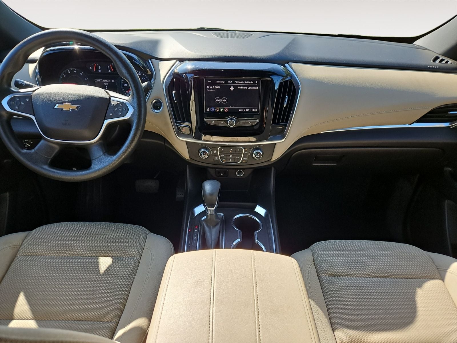 Pre-Owned 2023 Chevrolet Traverse LS - photo - 9