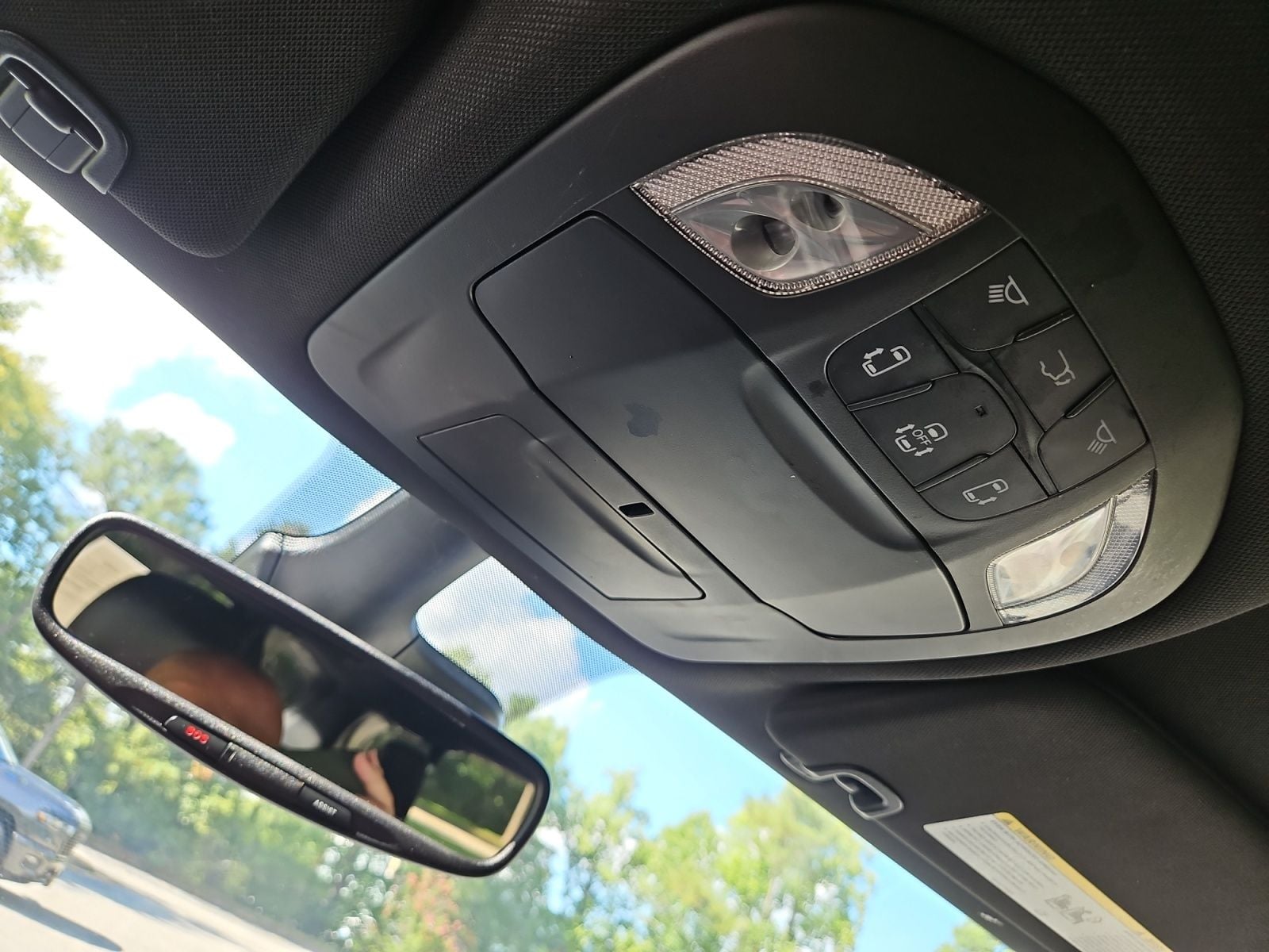Pre-Owned 2025 Chrysler Pacifica Select - photo - 29