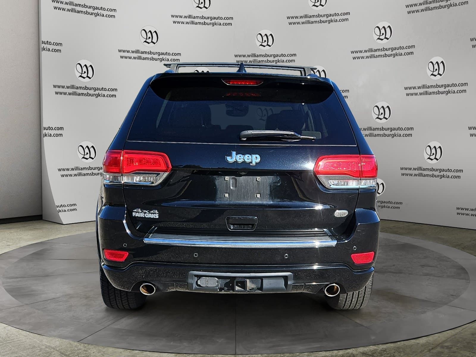Pre-Owned 2017 Jeep Grand Cherokee Overland - photo - 3