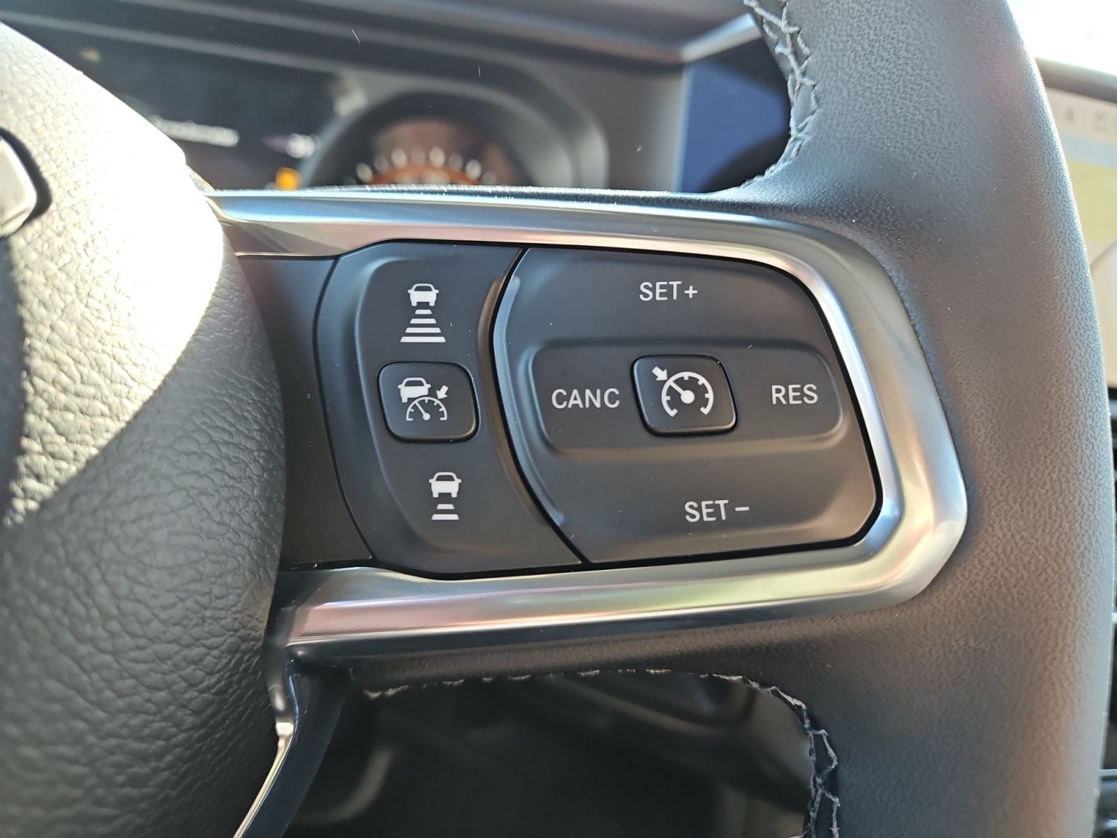 New 2026 Jeep Wrangler Sahara - photo - 25