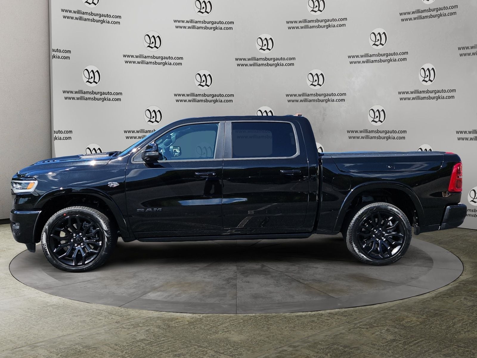 New 2027 Ram 1500 Limited - photo - 1