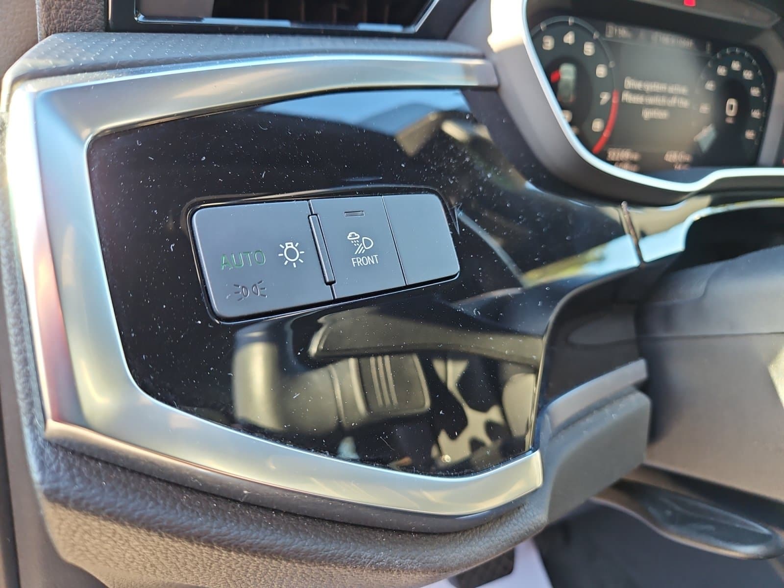 Pre-Owned 2025 Audi Q3 Premium - photo - 22