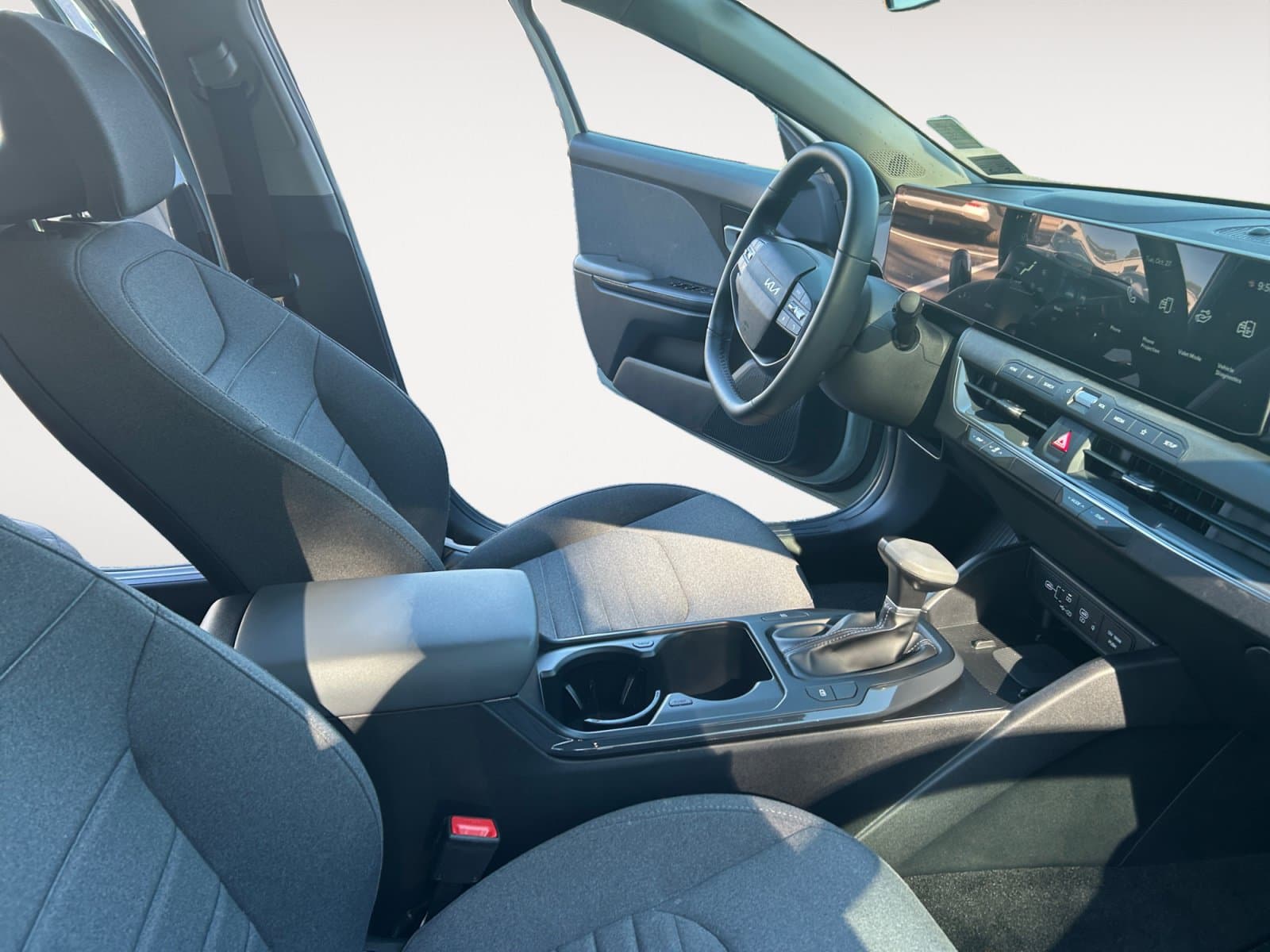 Pre-Owned 2025 Kia K4 EX - photo - 14