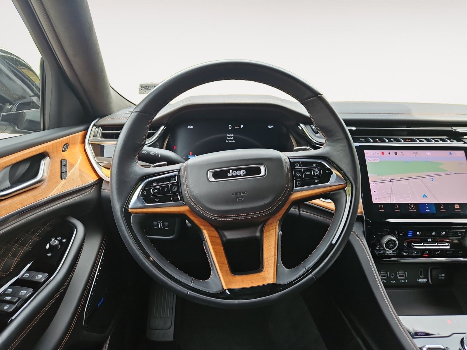 Pre-Owned 2022 Jeep Grand Cherokee L Summit - photo - 11