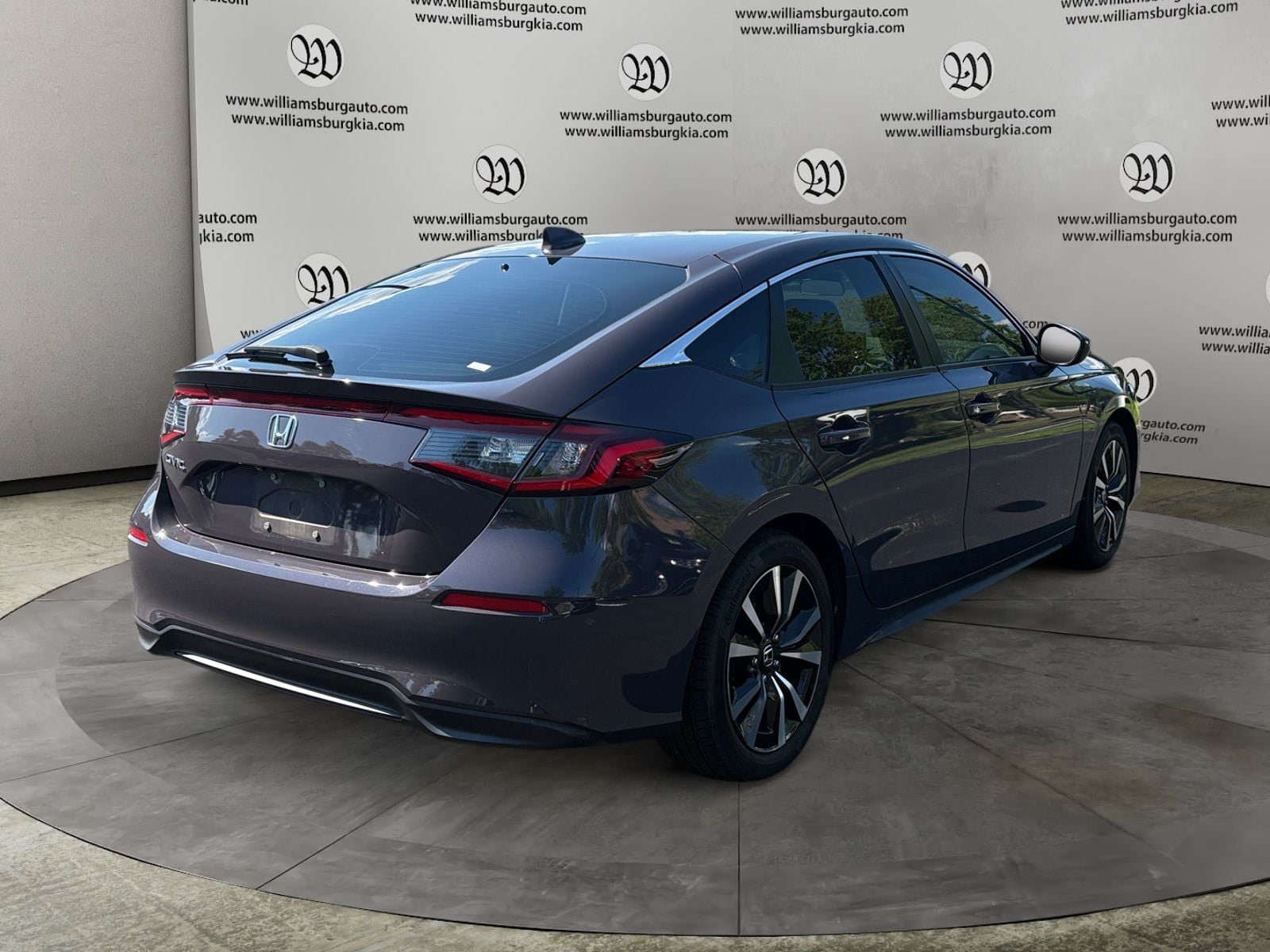 Pre-Owned 2023 Honda Civic EX-L - photo - 4