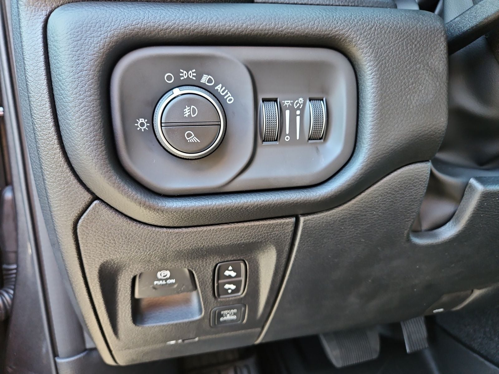 New 2027 Ram 1500 Laramie - photo - 21