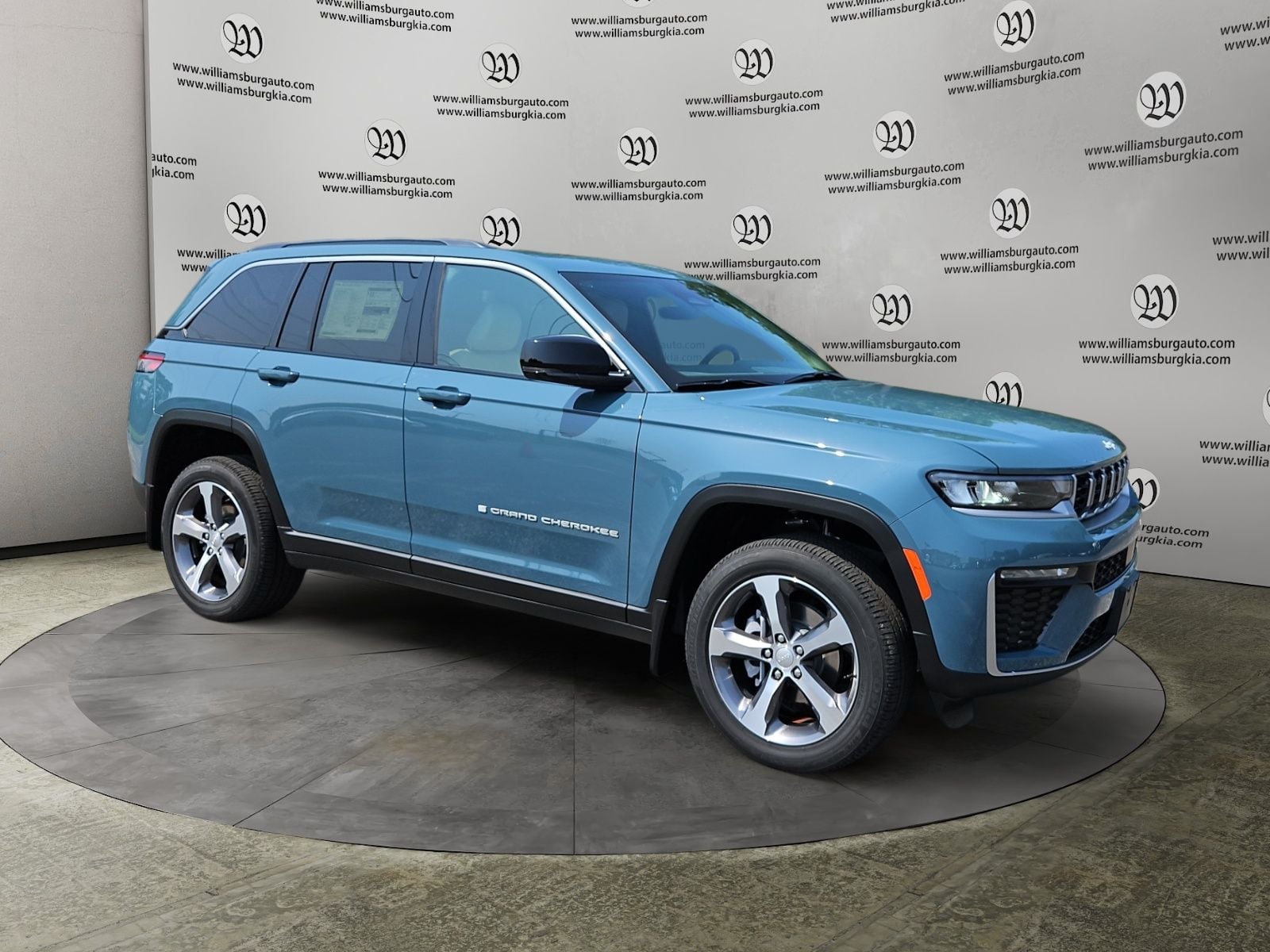 New 2026 Jeep Grand Cherokee Limited - photo - 6