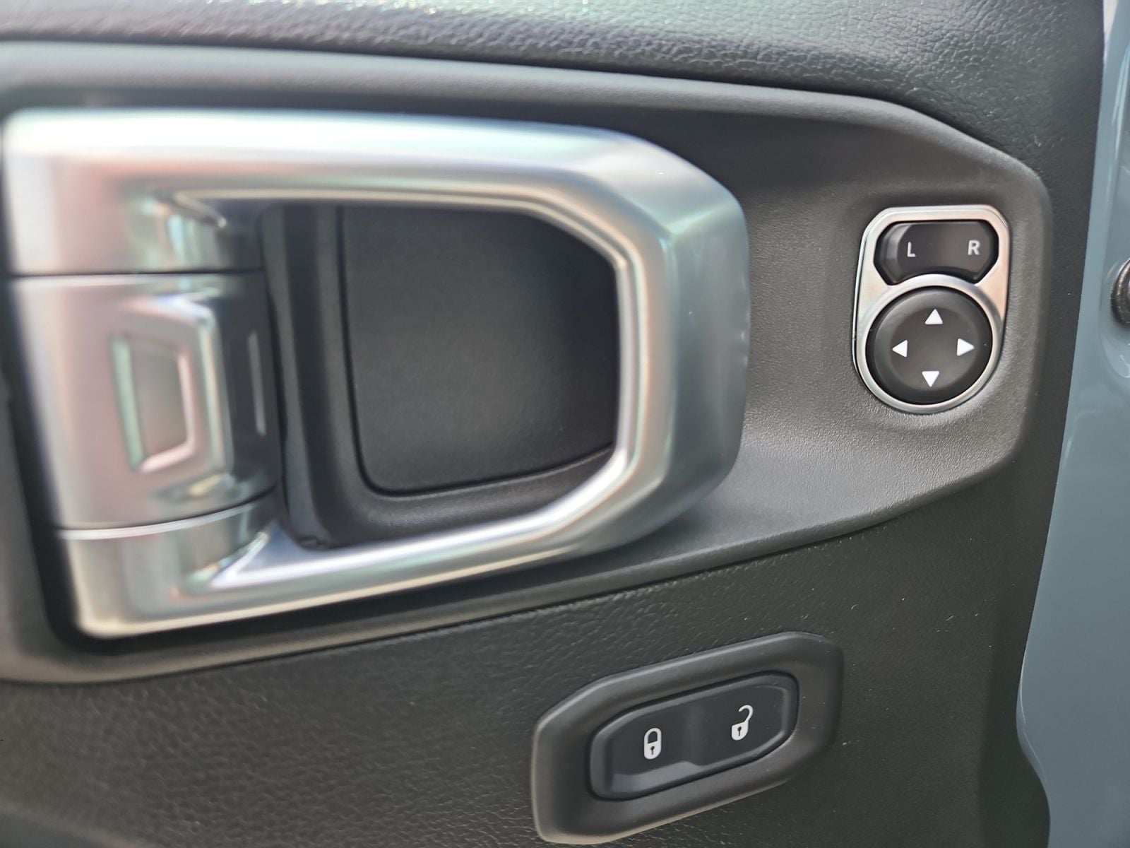 New 2026 Jeep Gladiator Sport S - photo - 21