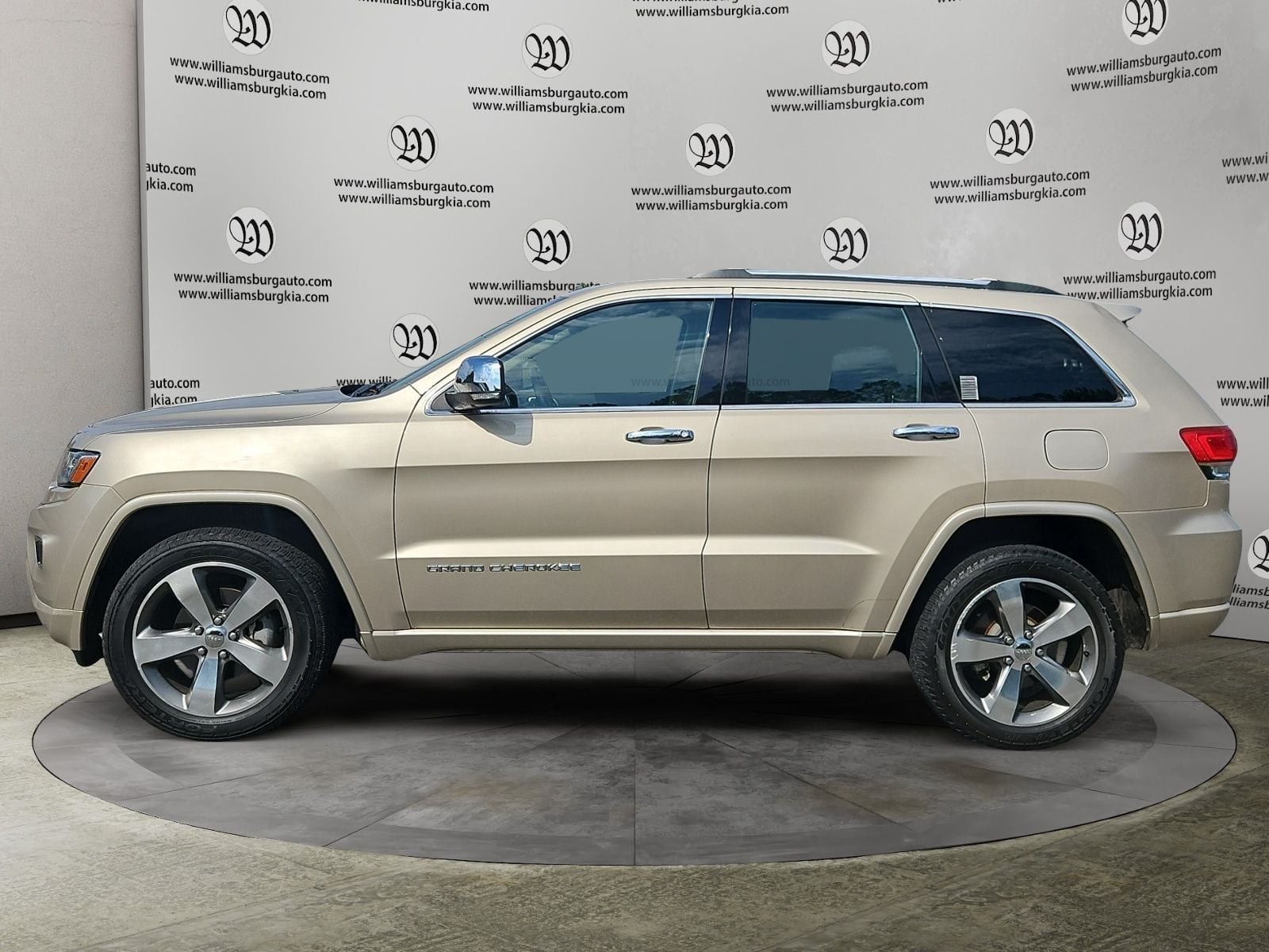 Pre-Owned 2014 Jeep Grand Cherokee Overland - photo - 1