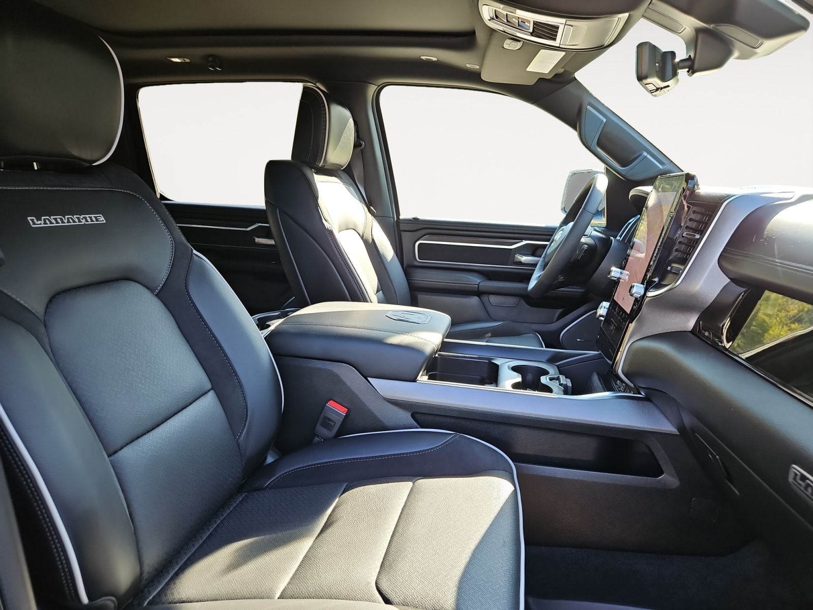 Pre-Owned 2025 Ram 1500 Laramie - photo - 14