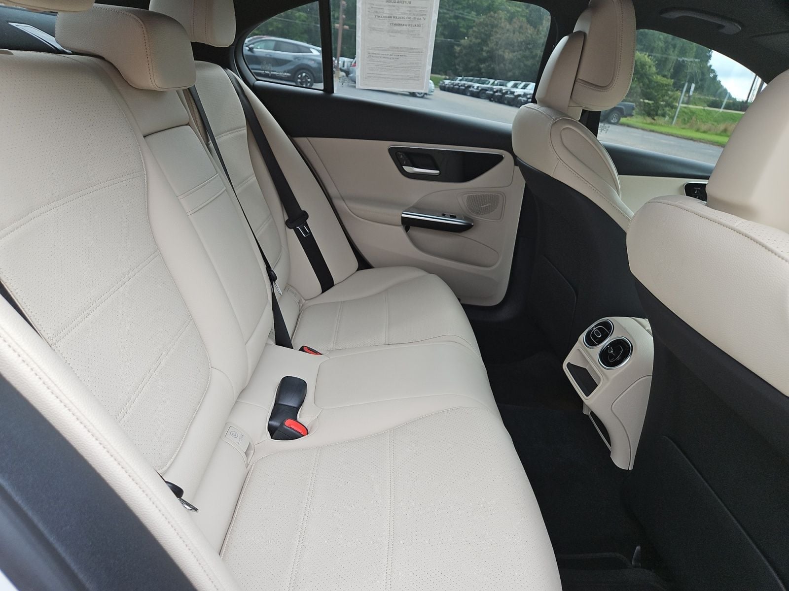 Pre-Owned 2024 Mercedes-Benz C-Class C 300 - photo - 16