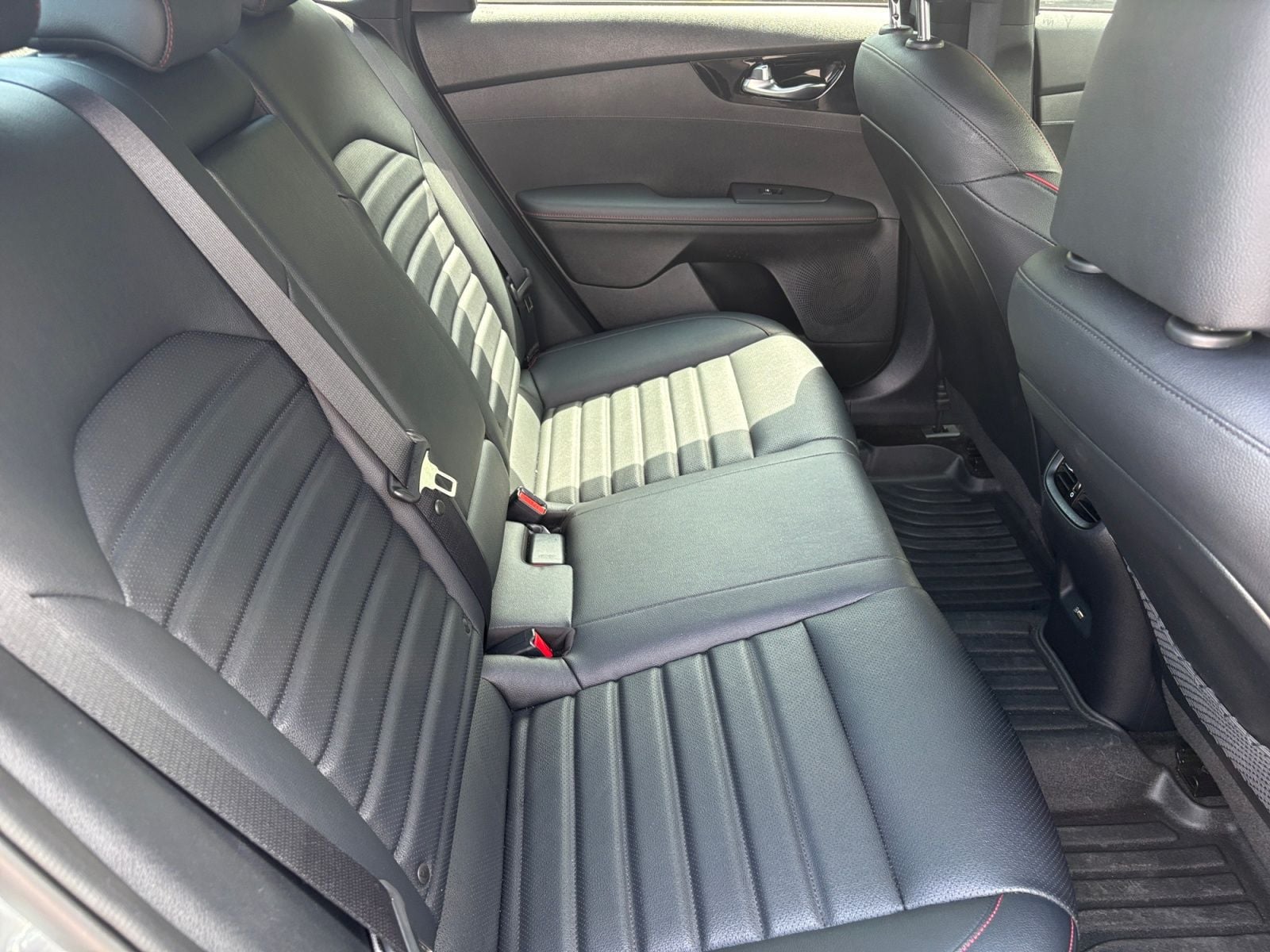 Pre-Owned 2024 Kia Forte GT - photo - 15