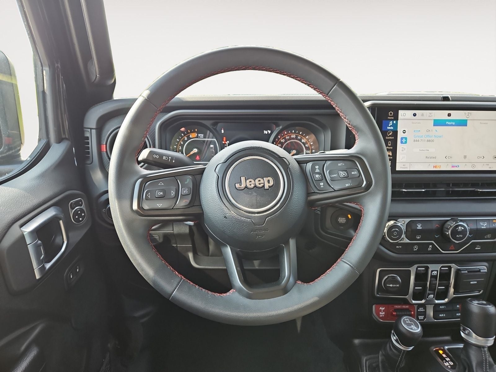 Pre-Owned 2024 Jeep Wrangler Rubicon - photo - 11