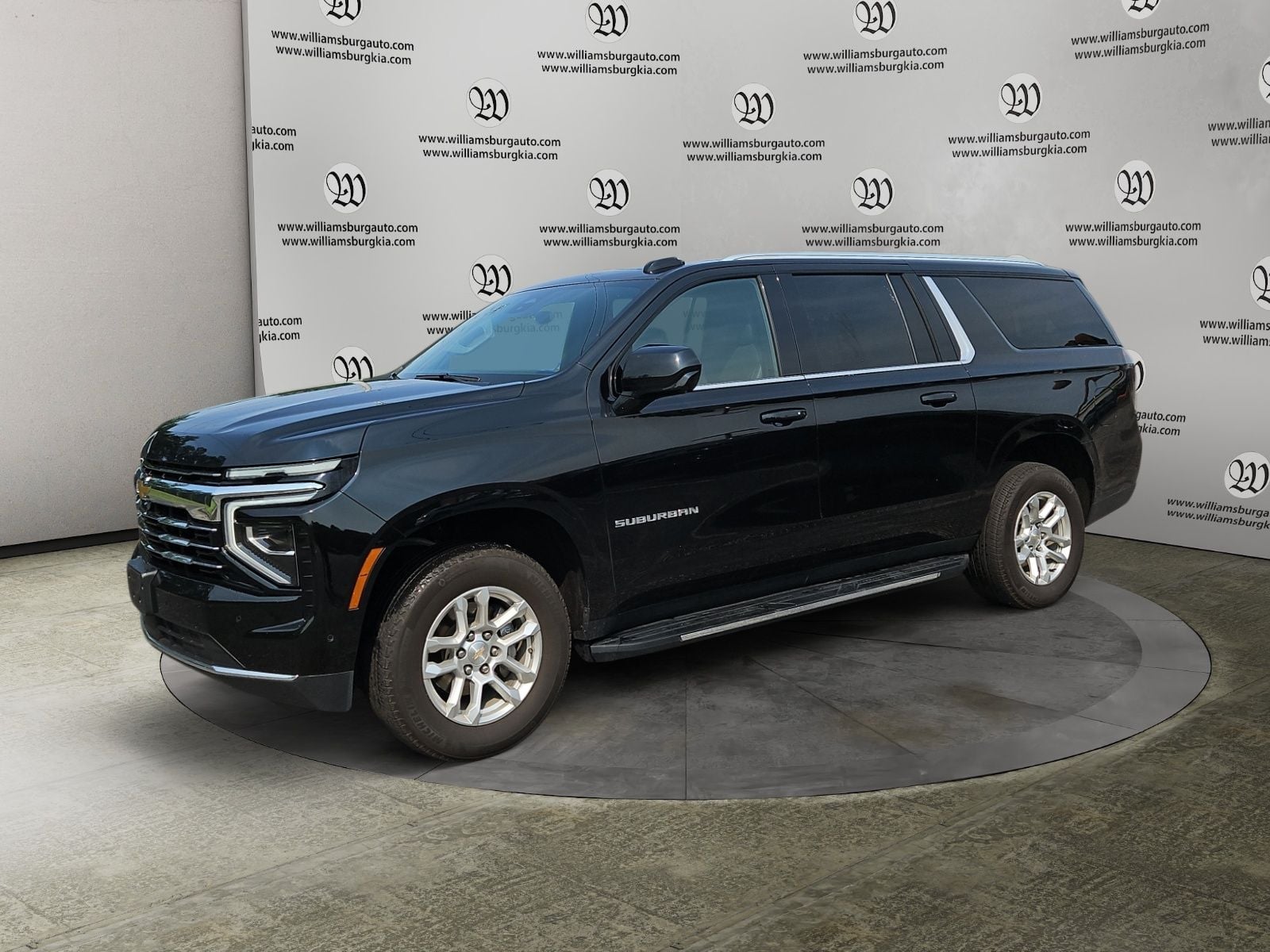 Pre-Owned 2025 Chevrolet Suburban LT - photo - 0