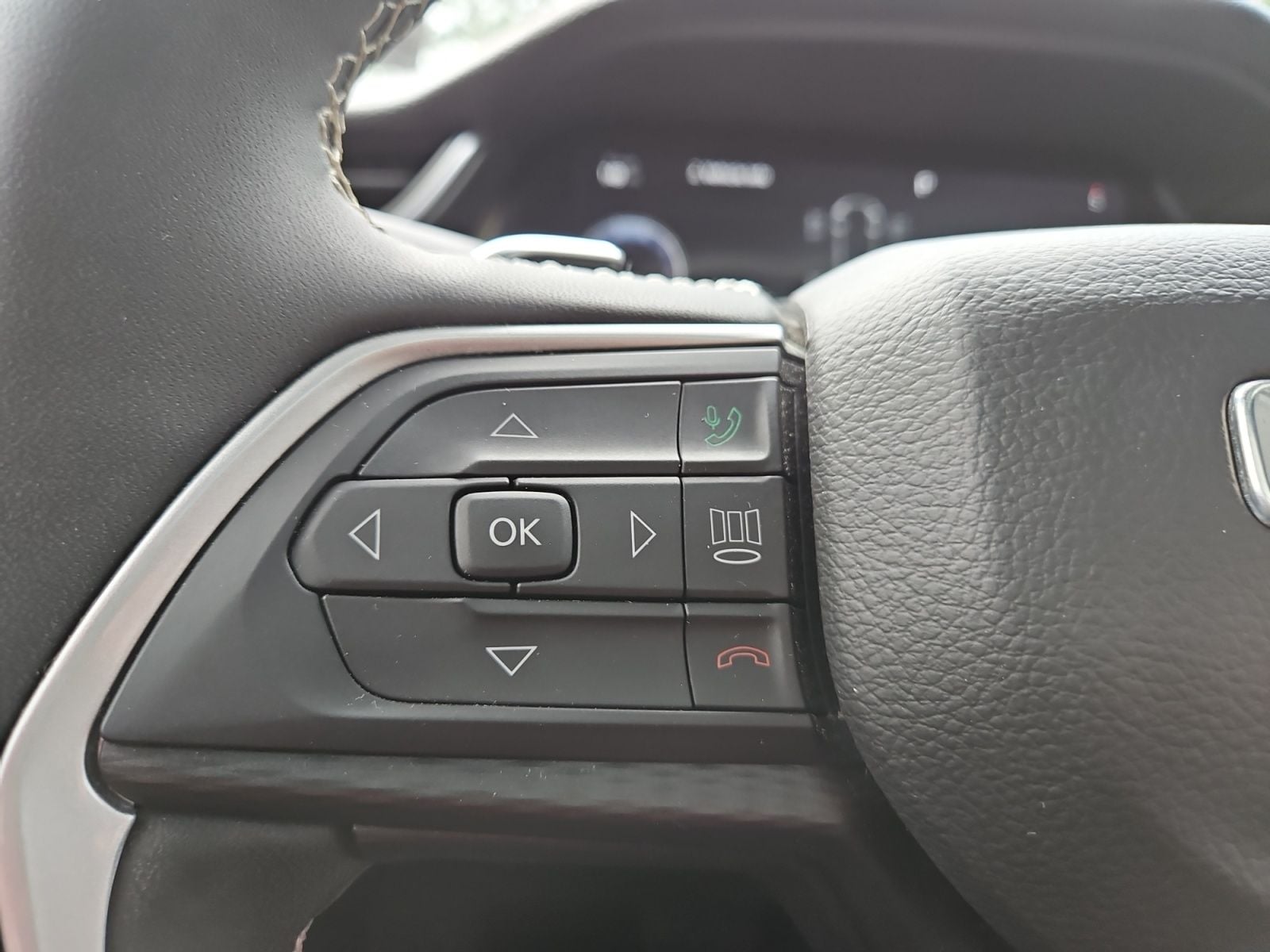 Pre-Owned 2023 Jeep Grand Cherokee L Altitude - photo - 25