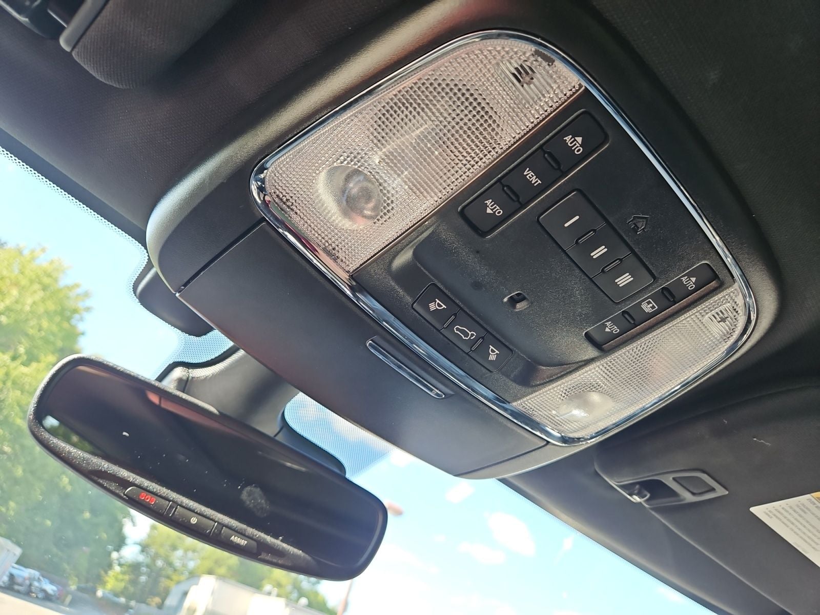 Pre-Owned 2020 Jeep Grand Cherokee Trailhawk - photo - 28