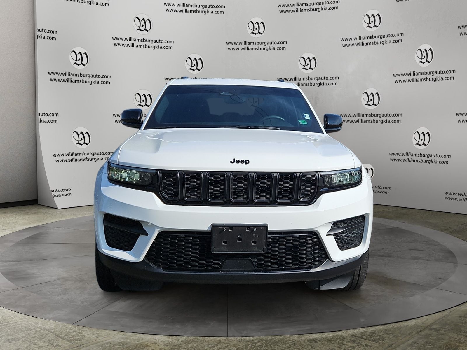 Pre-Owned 2024 Jeep Grand Cherokee Altitude - photo - 7
