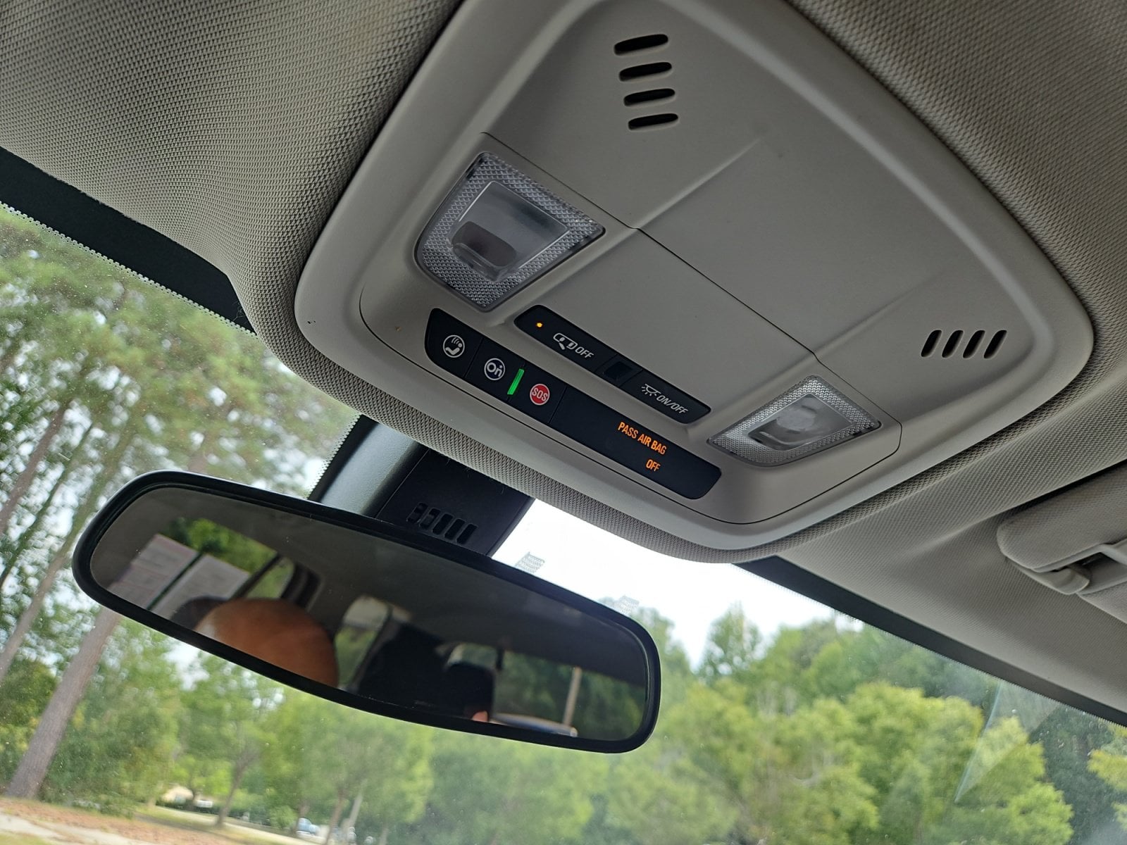 Pre-Owned 2020 Chevrolet Traverse LS - photo - 27