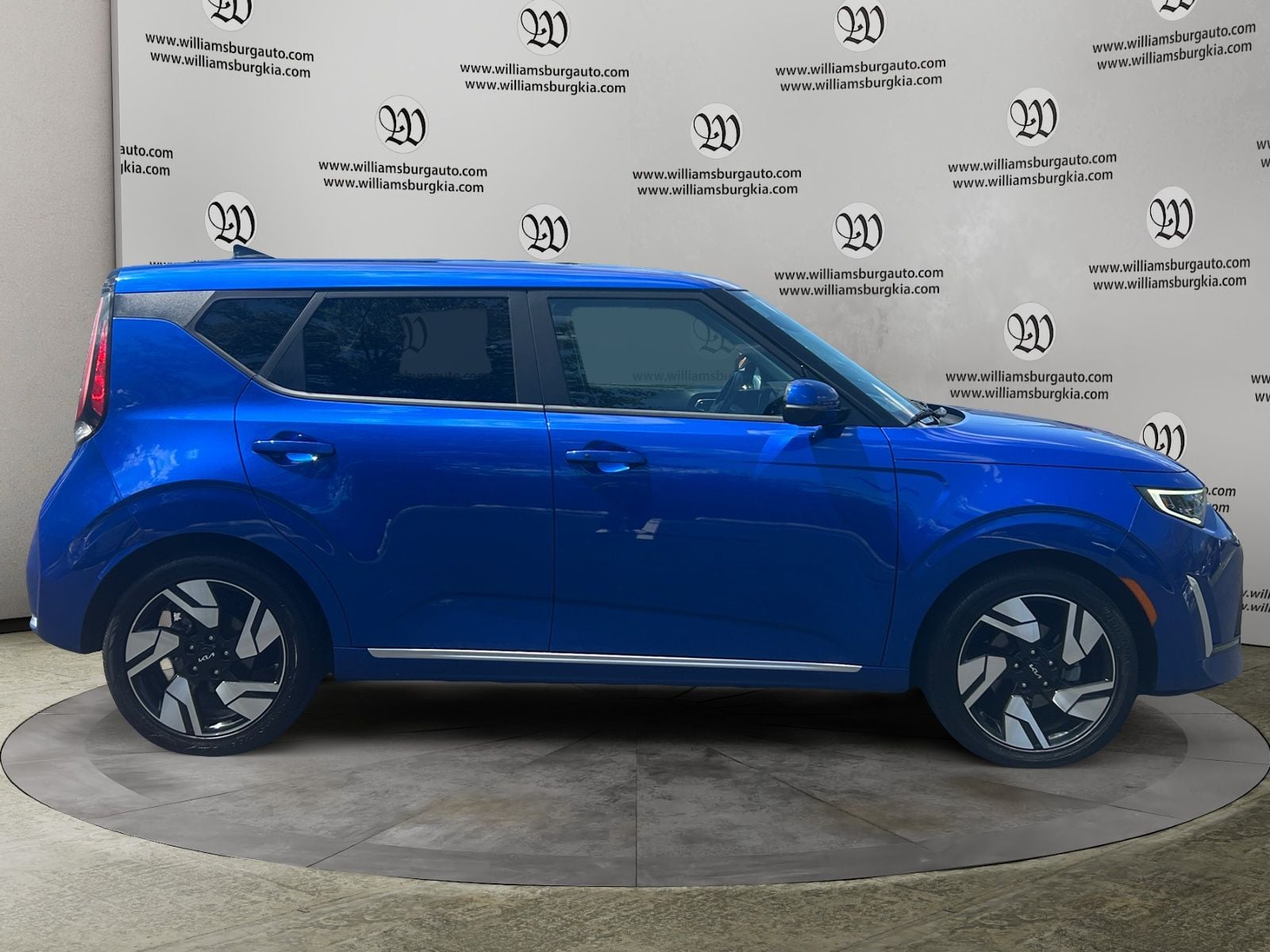 Pre-Owned 2024 Kia Soul GT-Line - photo - 5