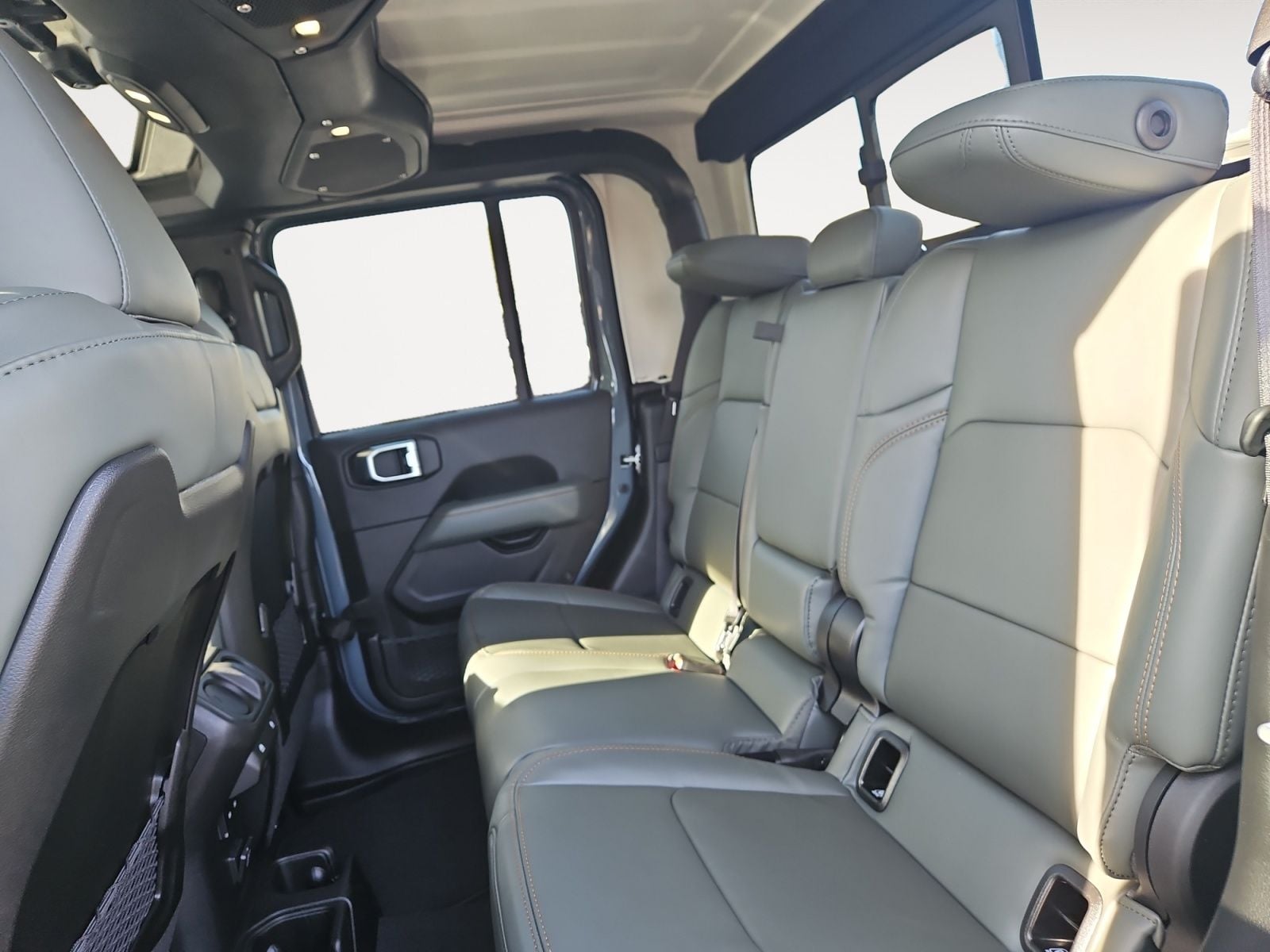 New 2026 Jeep Gladiator Mojave - photo - 12