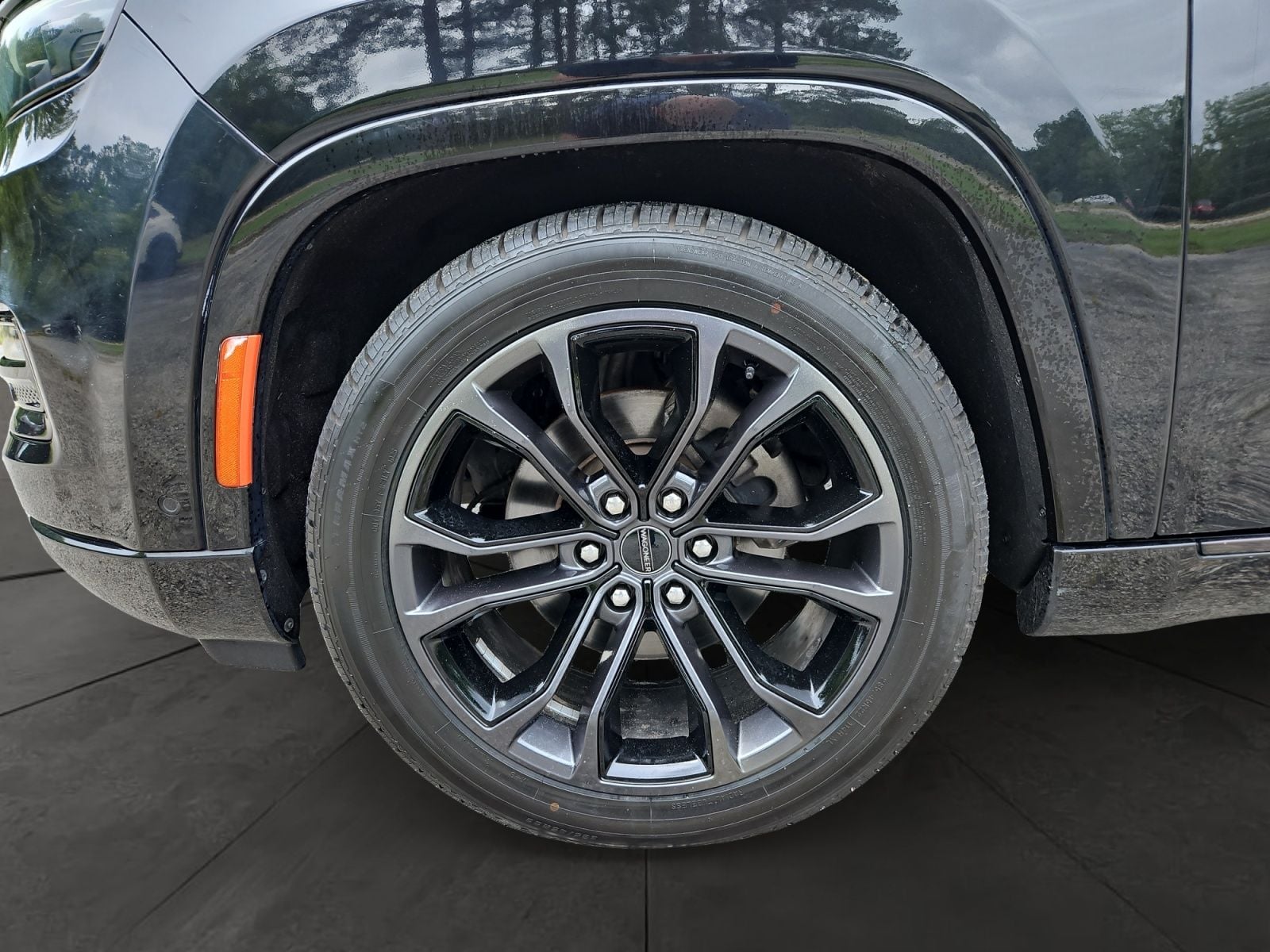 Pre-Owned 2024 Jeep Grand Wagoneer L Series II - photo - 13