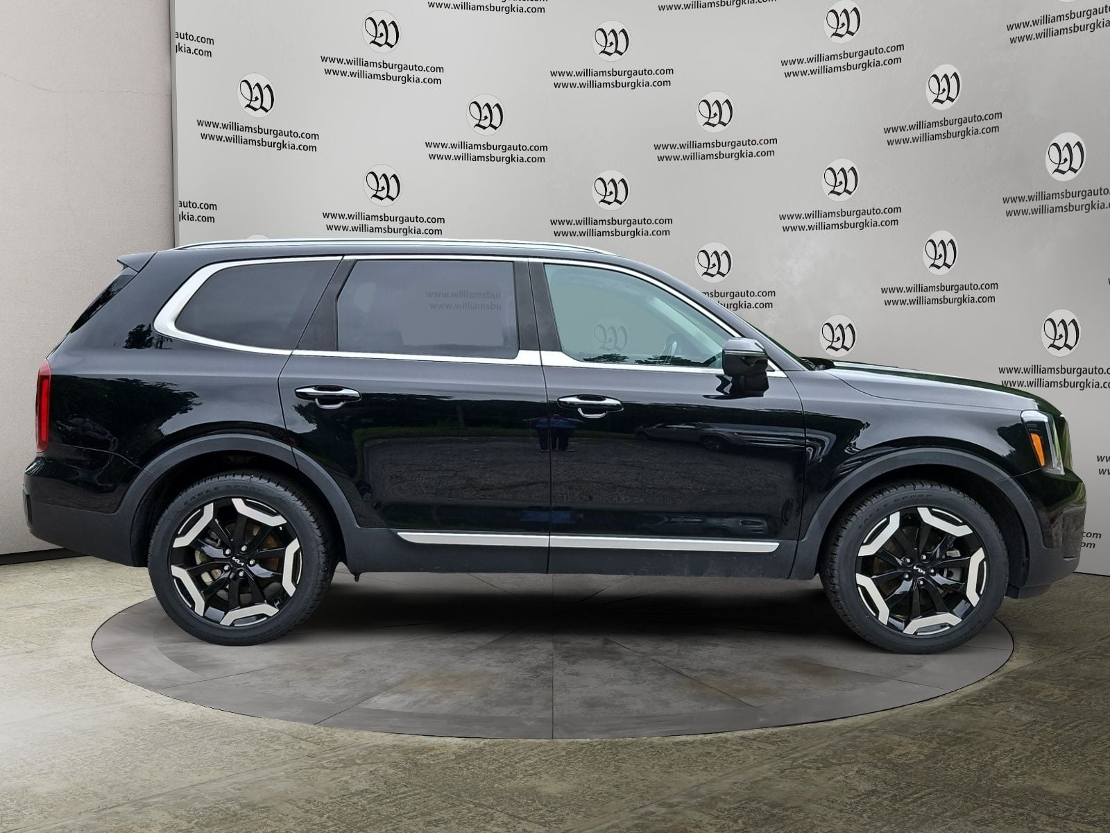 Pre-Owned 2023 Kia Telluride S - photo - 5