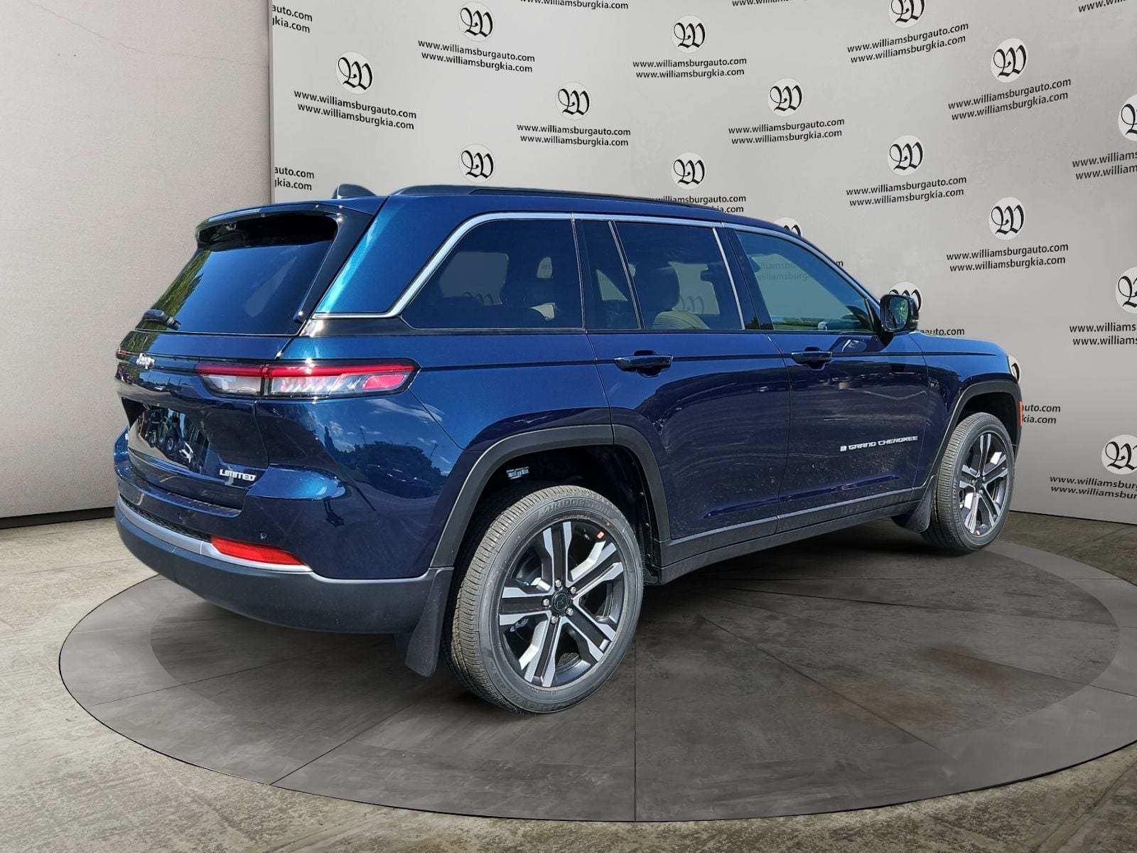 New 2027 Jeep Grand Cherokee Limited - photo - 4