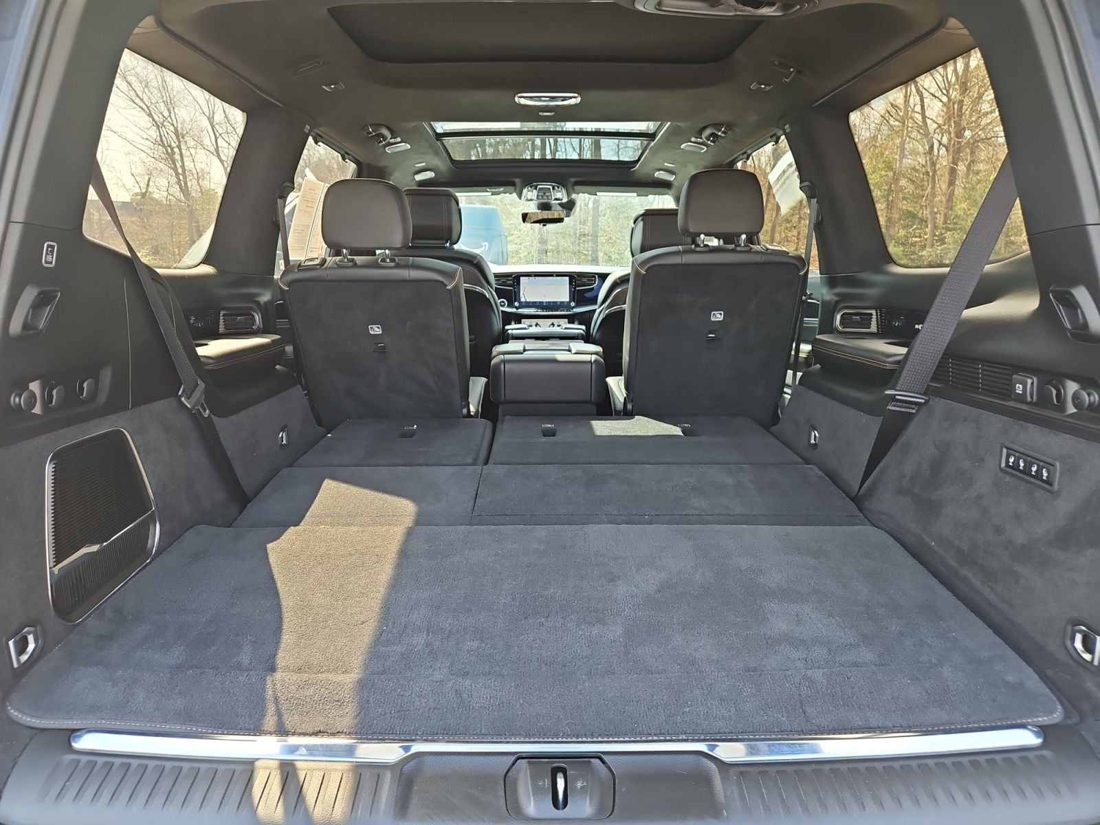 Pre-Owned 2024 Jeep Grand Wagoneer Series III - photo - 18