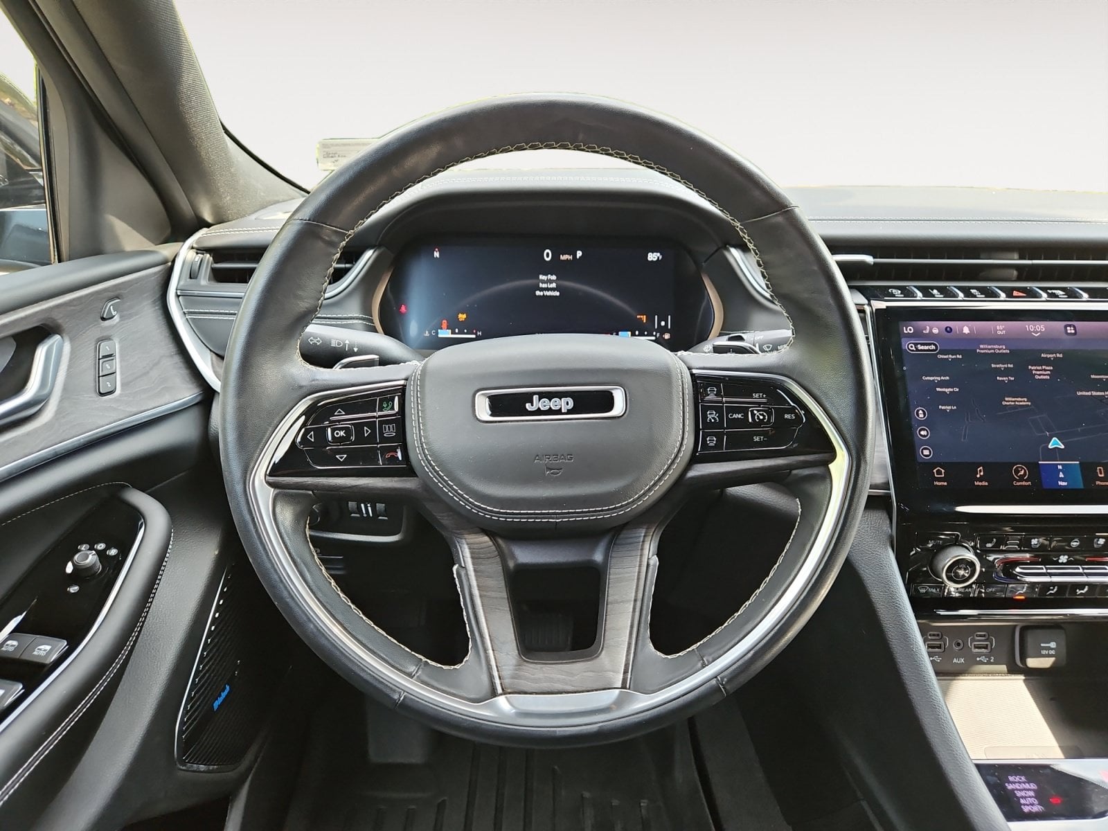Pre-Owned 2021 Jeep Grand Cherokee L Overland - photo - 11