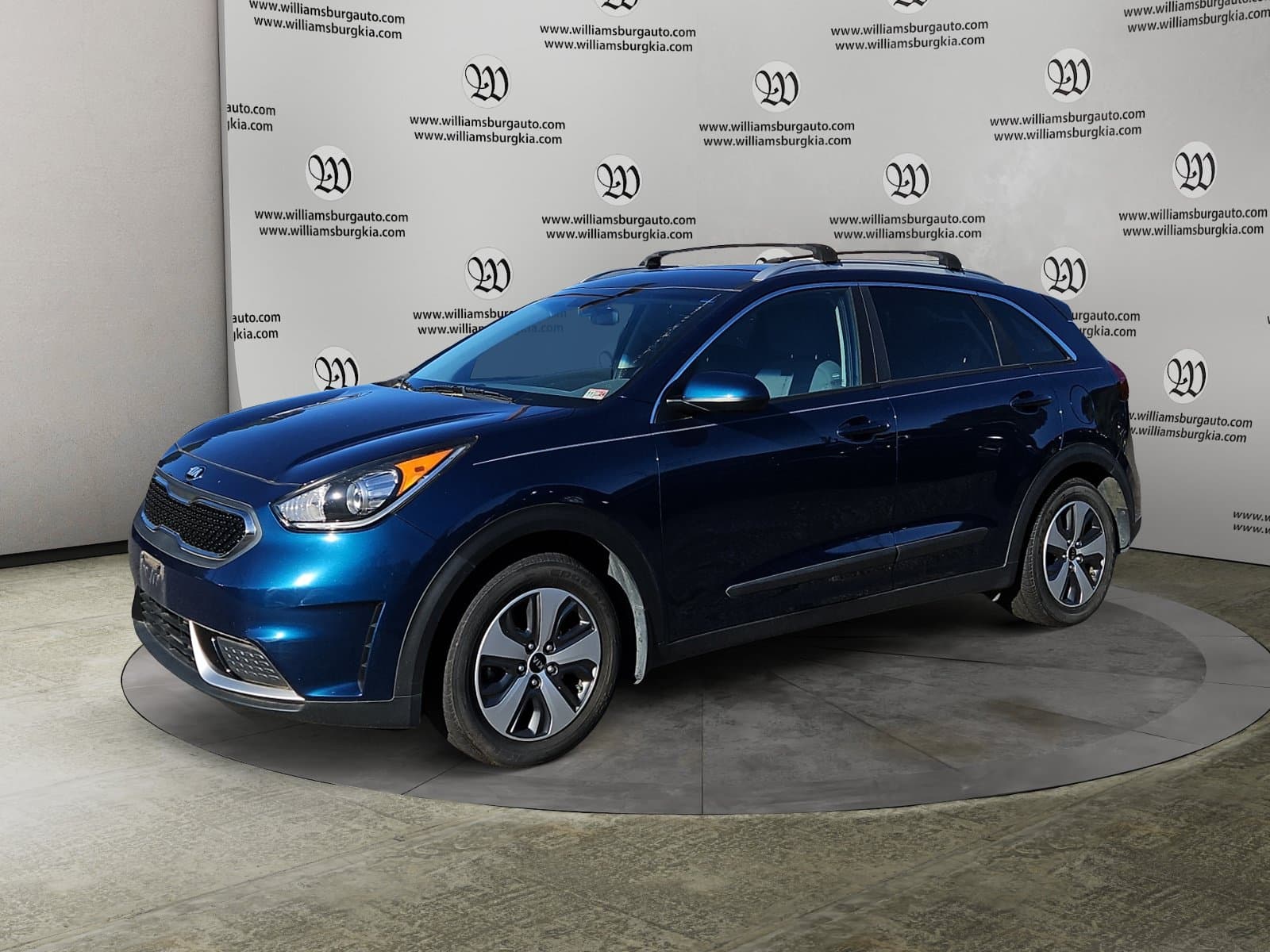 Pre-Owned 2019 Kia Niro LX - photo - 0