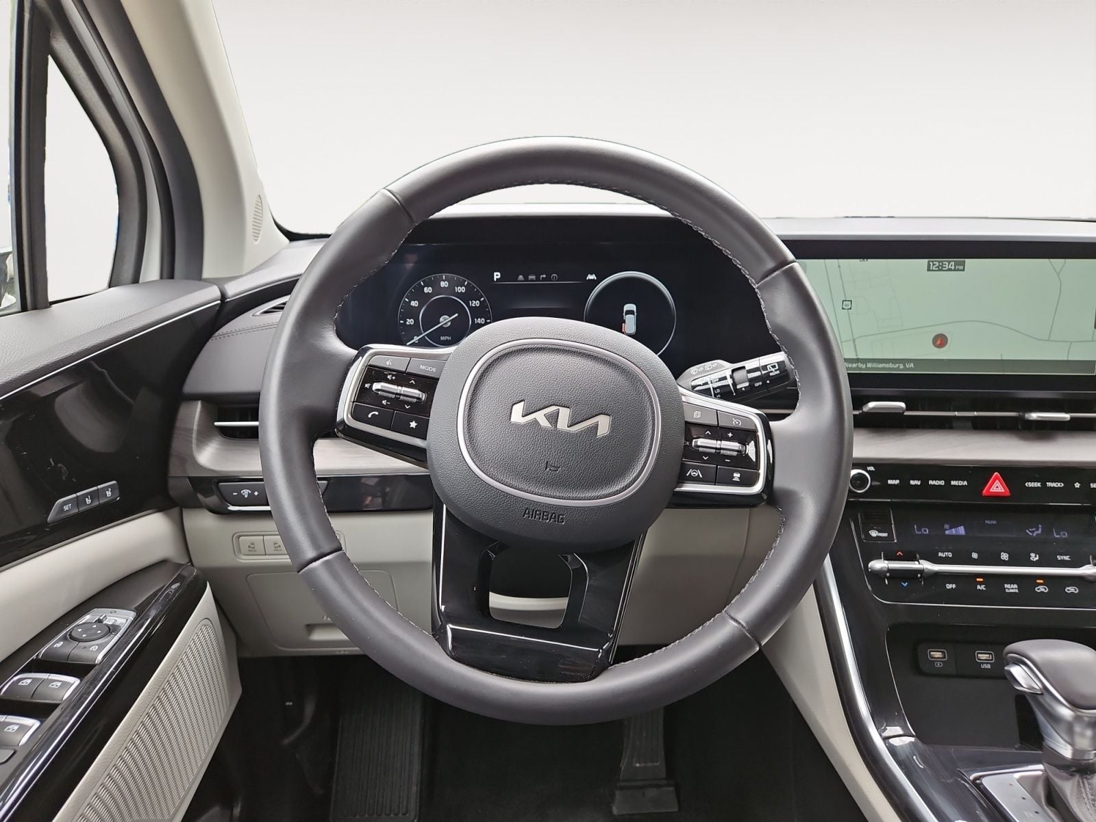 Pre-Owned 2024 Kia Carnival SX - photo - 11