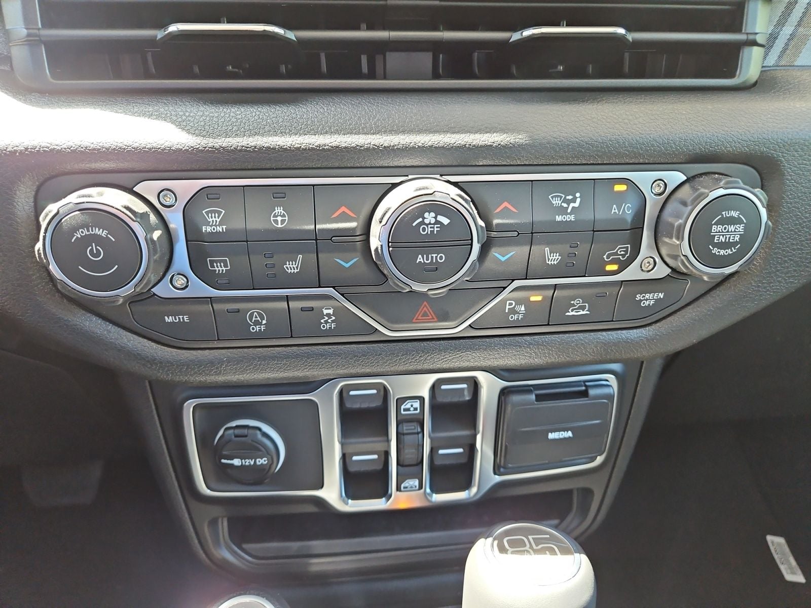 New 2026 Jeep Gladiator 85th Anniversary Edition - photo - 27