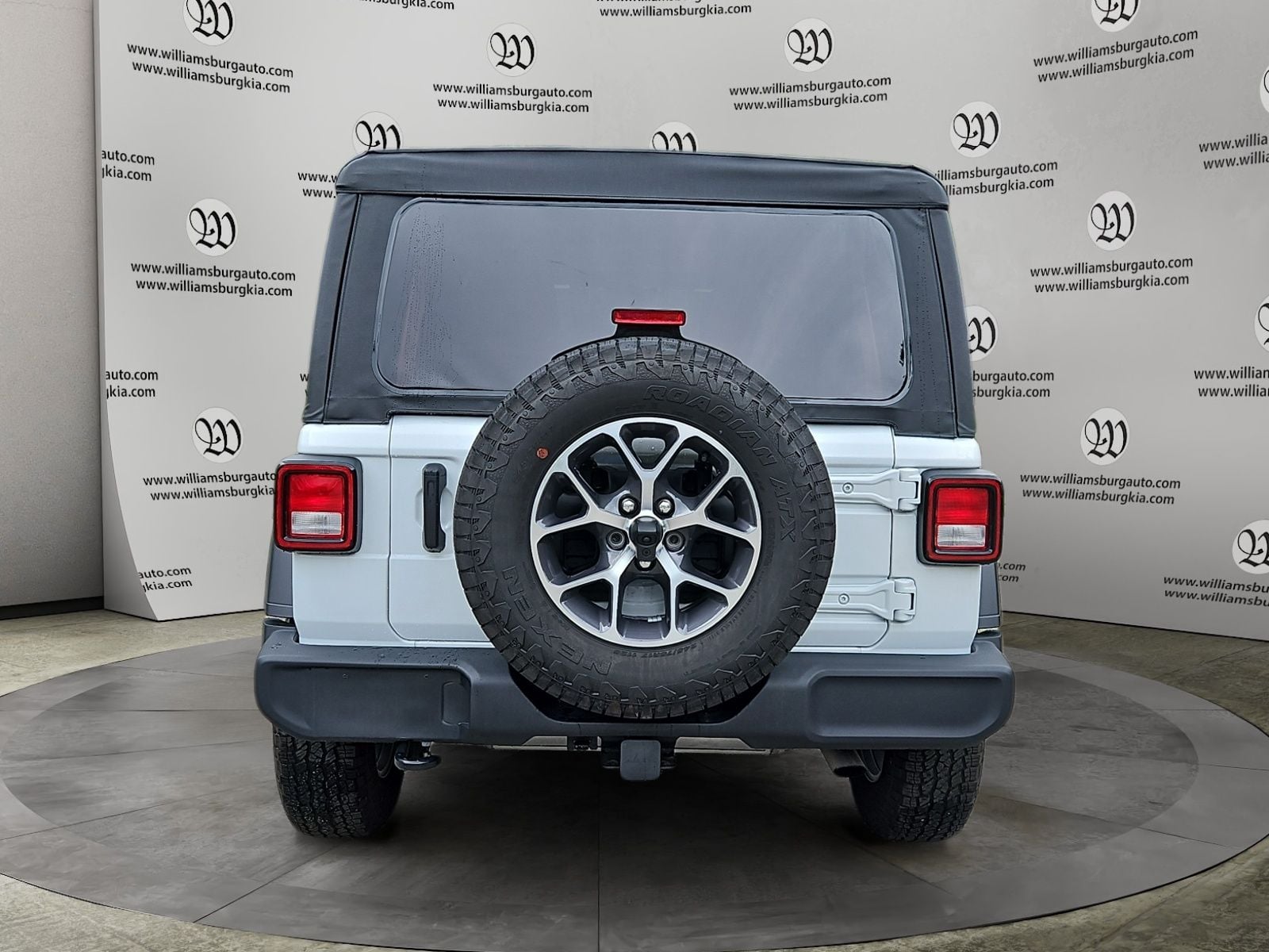 Pre-Owned 2024 Jeep Wrangler Sport S - photo - 3