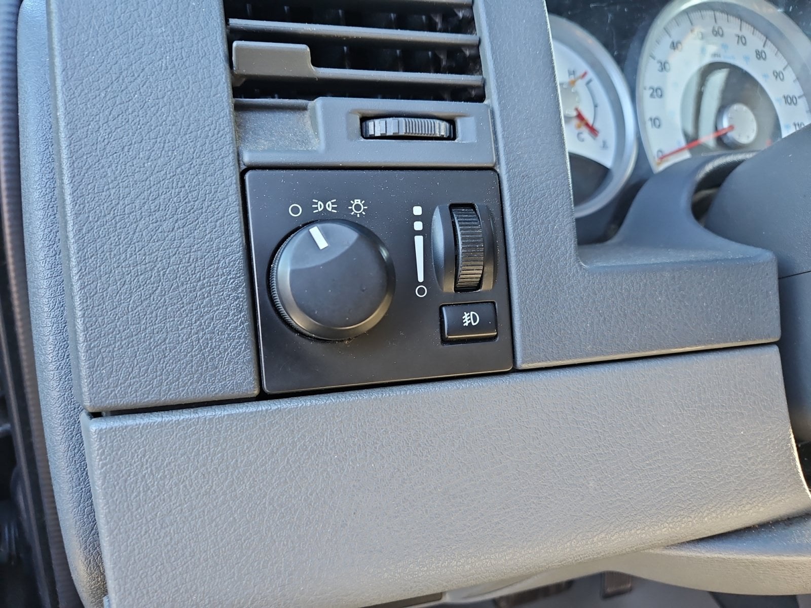 Pre-Owned 2004 Dodge Durango SLT - photo - 22