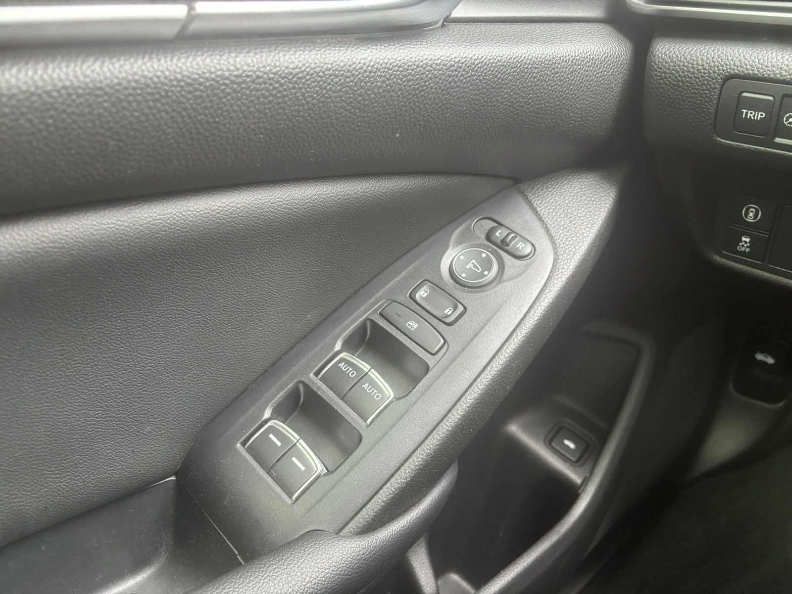 Pre-Owned 2022 Honda Accord Hybrid Sport - photo - 19