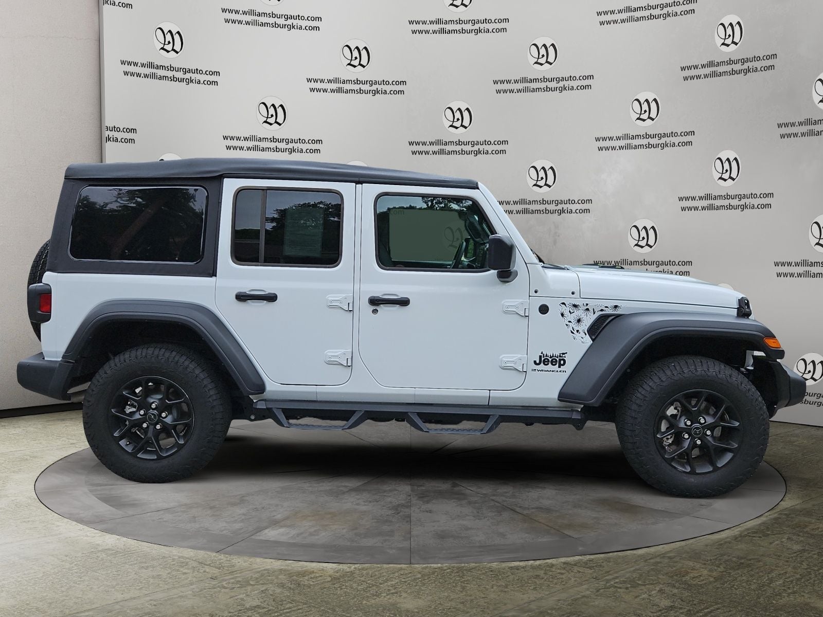 Pre-Owned 2024 Jeep Wrangler Sport S - photo - 5
