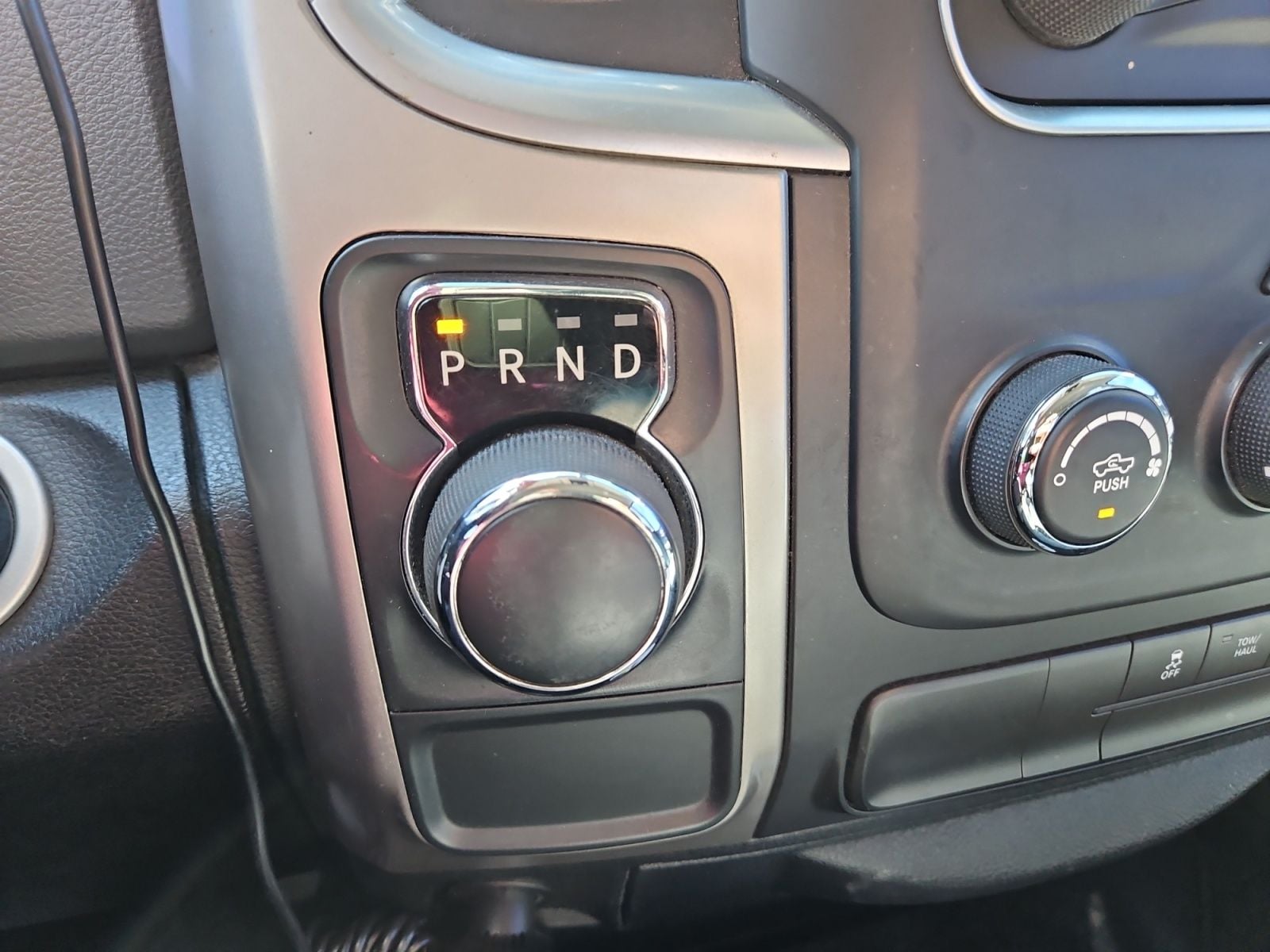 Pre-Owned 2017 Ram 1500 SLT - photo - 25