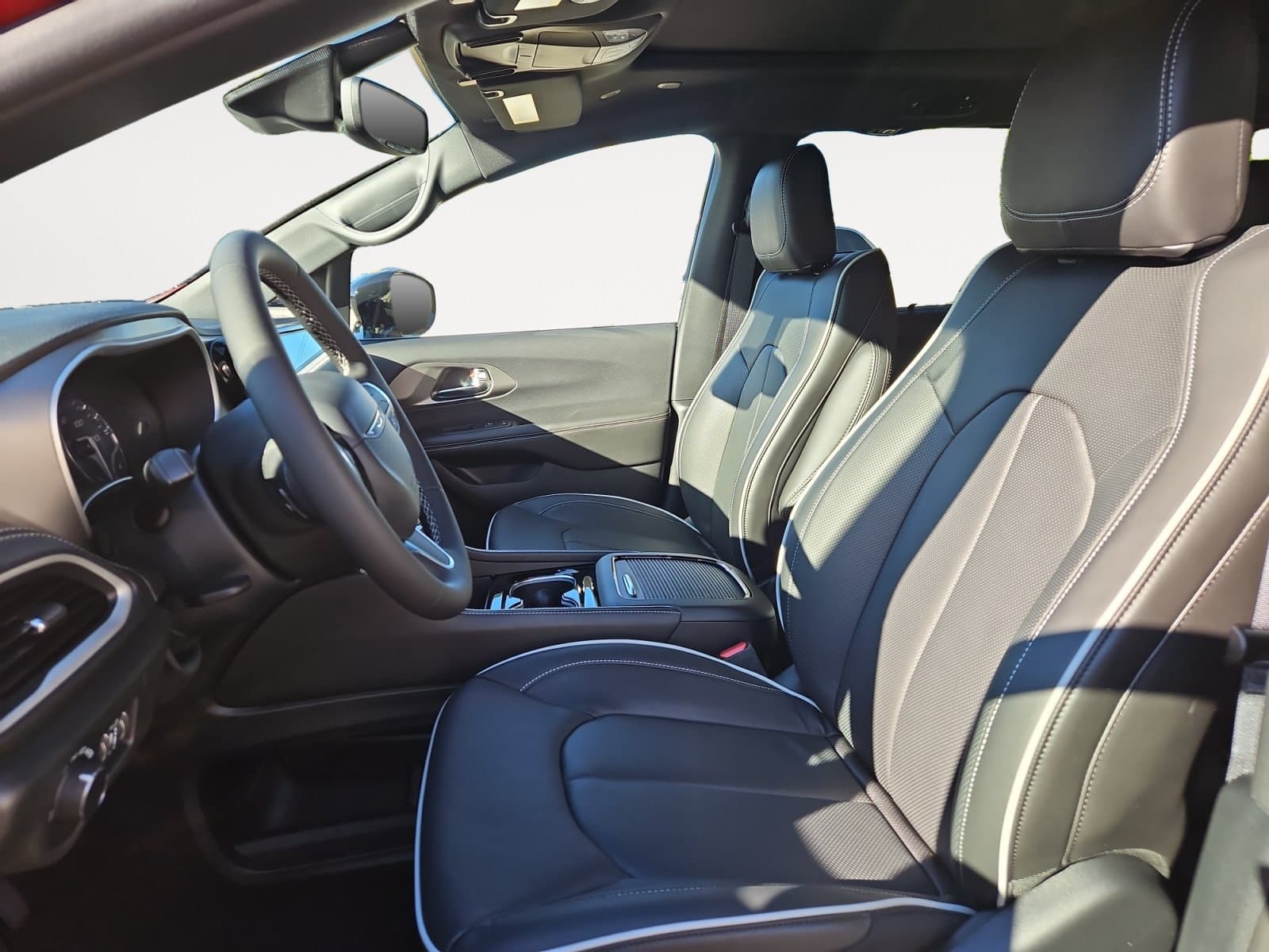 New 2027 Chrysler Pacifica Limited - photo - 8