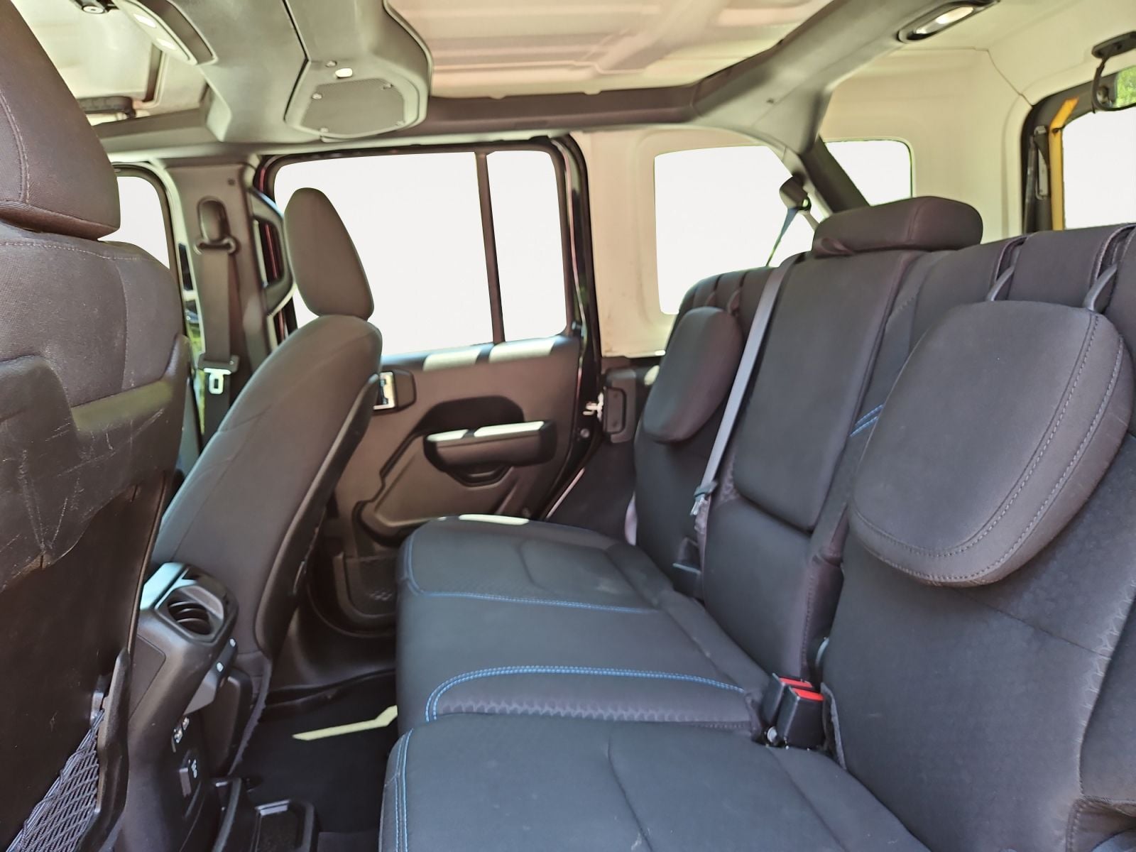 Pre-Owned 2024 Jeep Wrangler Rubicon 4xe - photo - 12