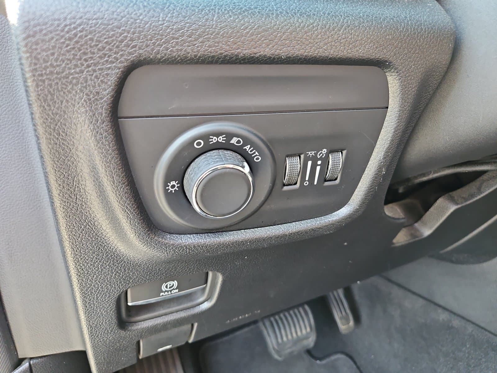 Pre-Owned 2024 Jeep Grand Cherokee Altitude - photo - 21
