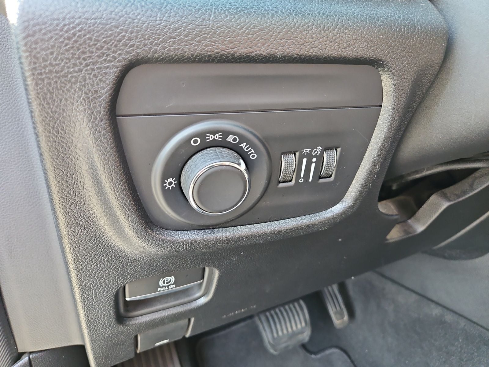 Pre-Owned 2024 Jeep Grand Cherokee Altitude - photo - 21