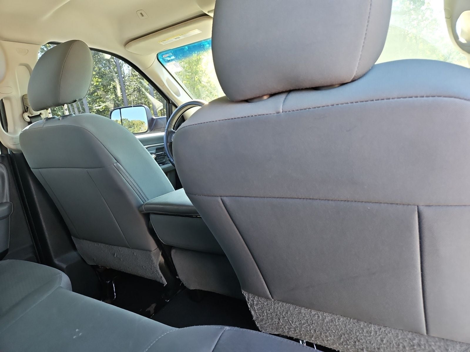 Pre-Owned 2017 Ram 1500 SLT - photo - 17