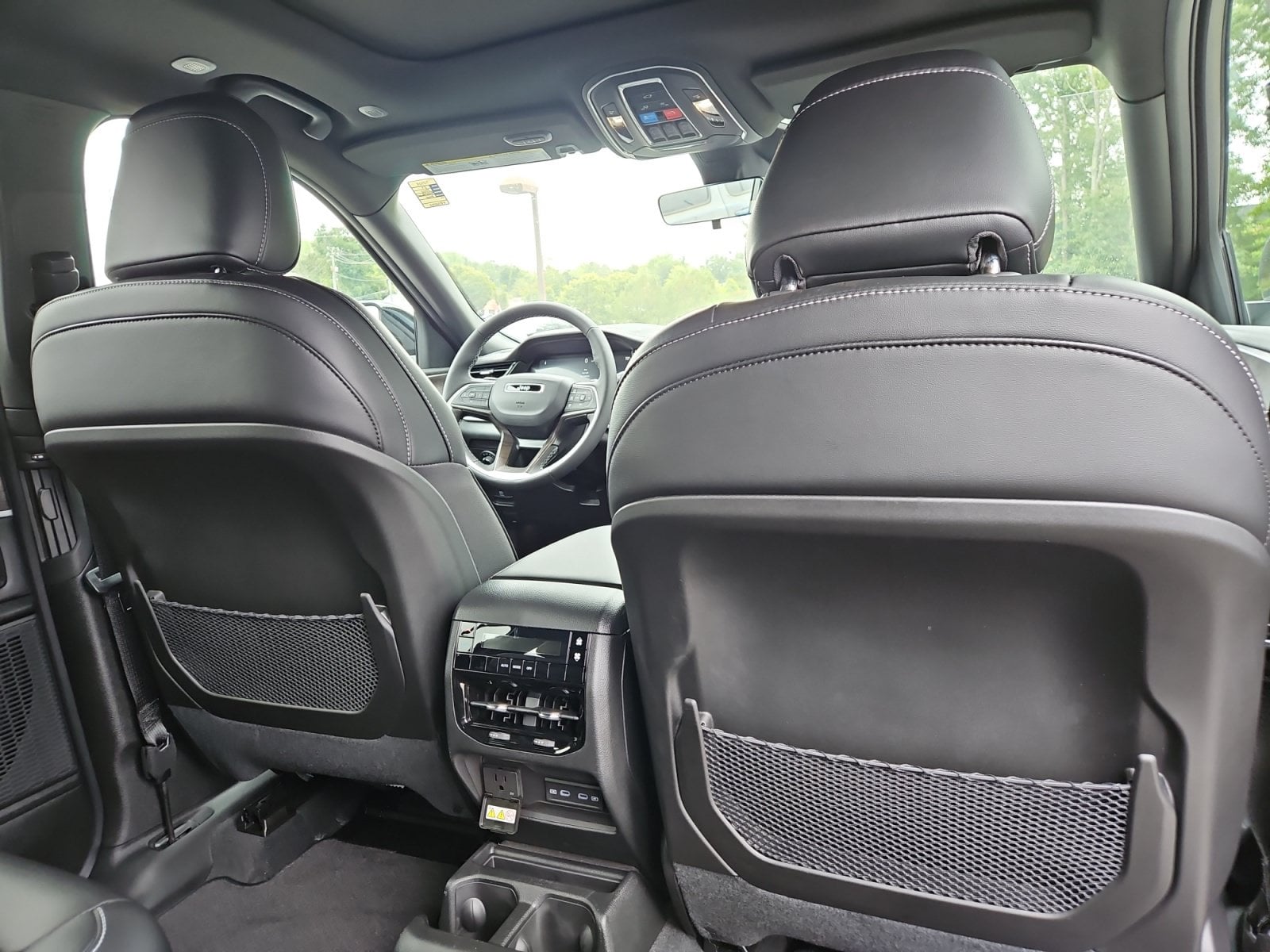 New 2027 Jeep Grand Cherokee L Limited - photo - 17