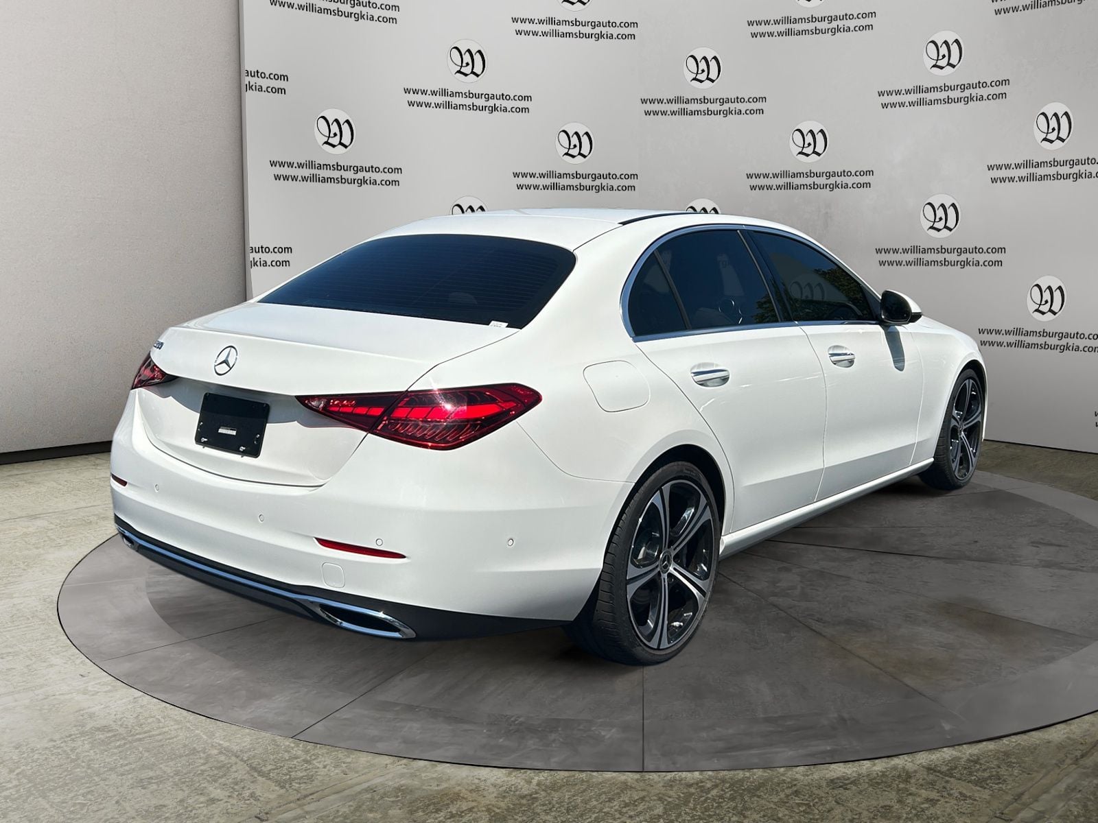 Pre-Owned 2024 Mercedes-Benz C-Class C 300 - photo - 4