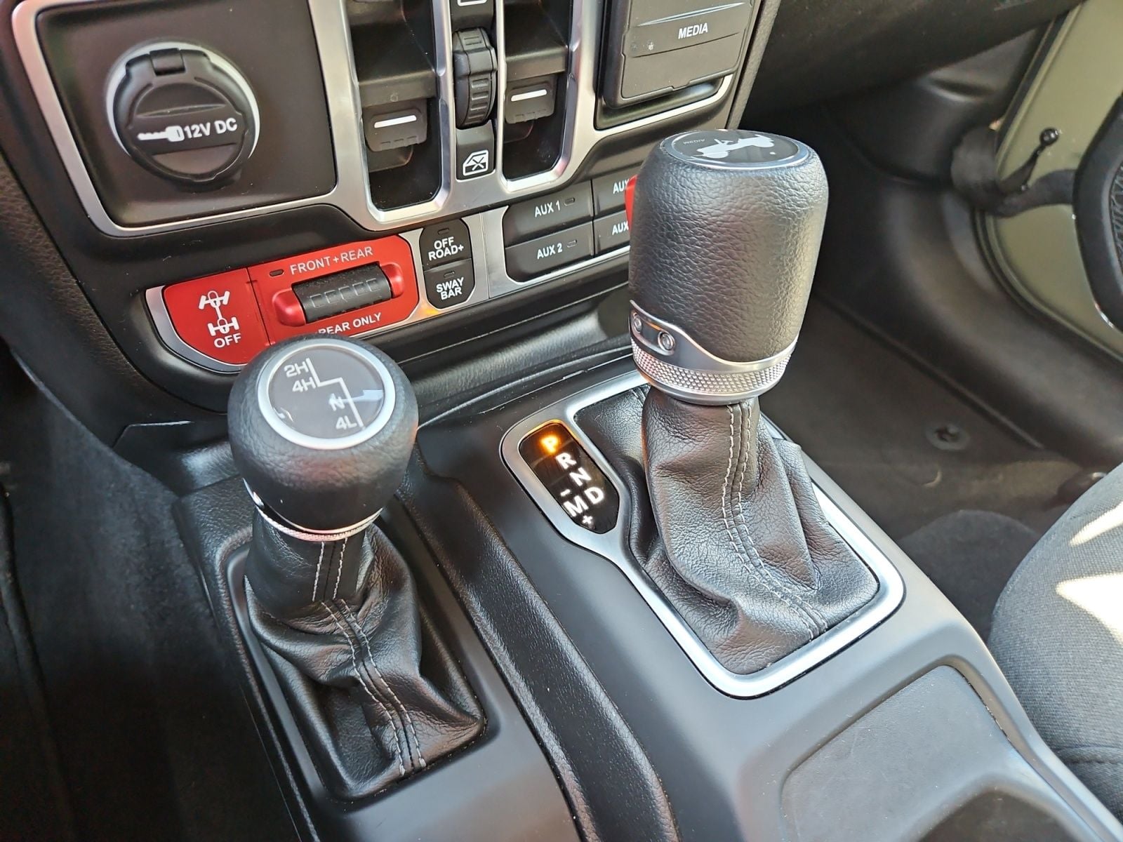 Pre-Owned 2026 Jeep Wrangler Rubicon - photo - 26