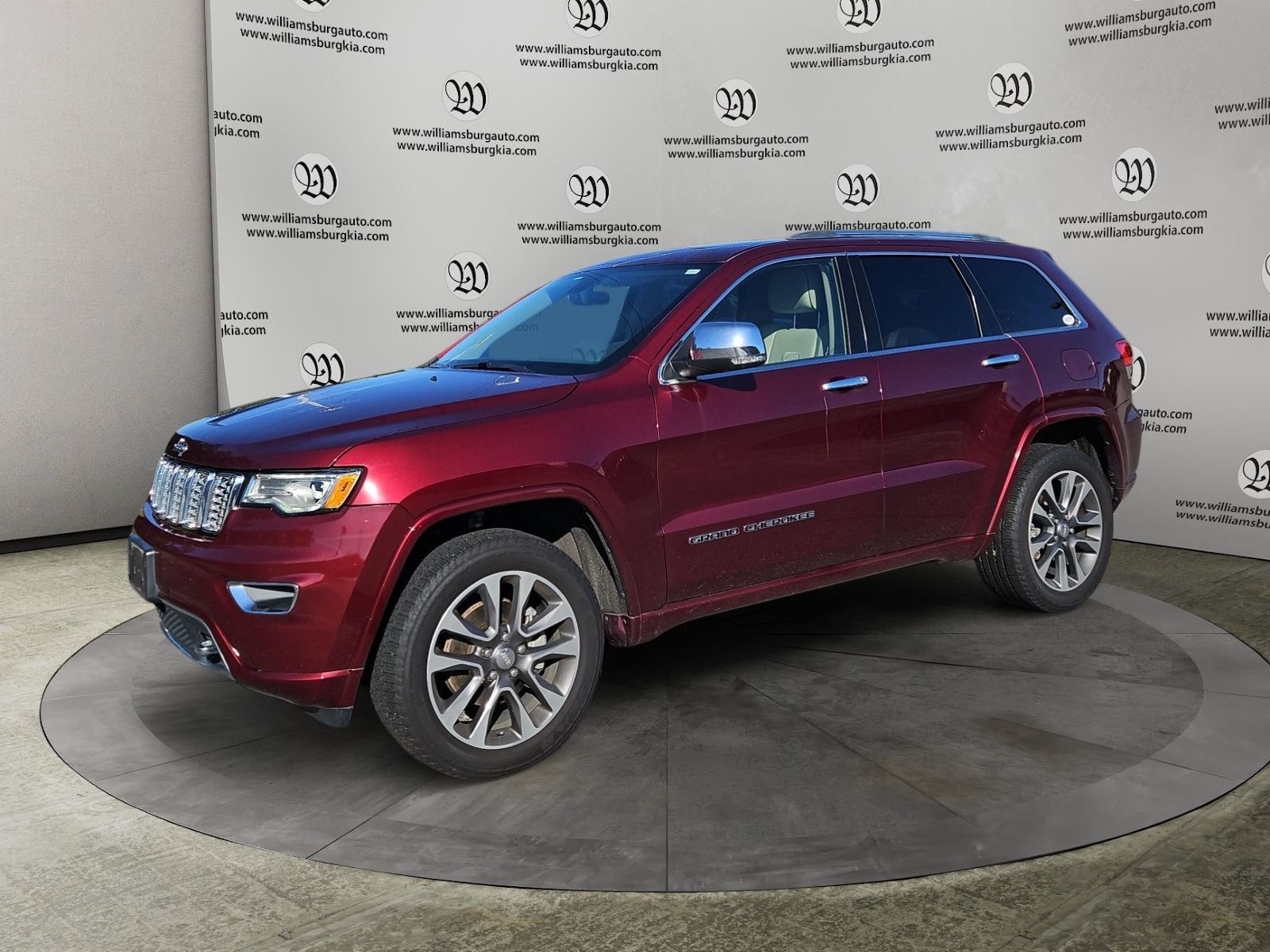 Pre-Owned 2018 Jeep Grand Cherokee Overland - photo - 0