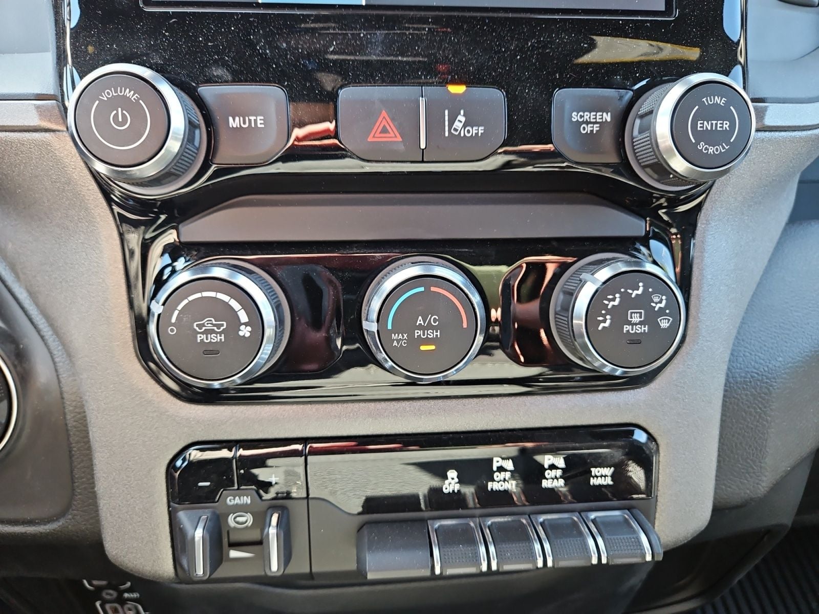New 2026 Ram 1500 Tradesman - photo - 27