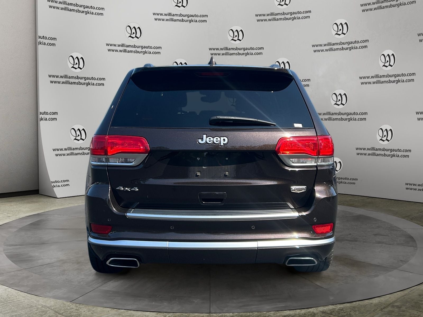 Pre-Owned 2017 Jeep Grand Cherokee Summit - photo - 3