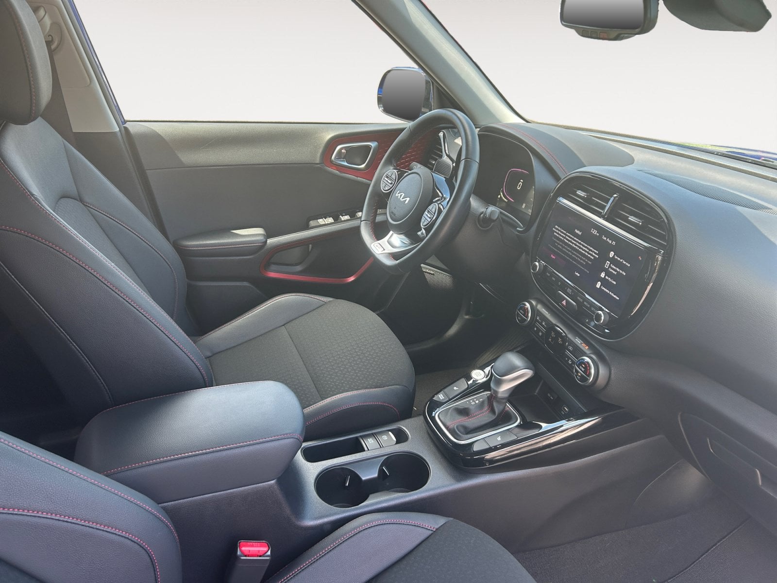 Pre-Owned 2024 Kia Soul GT-Line - photo - 14